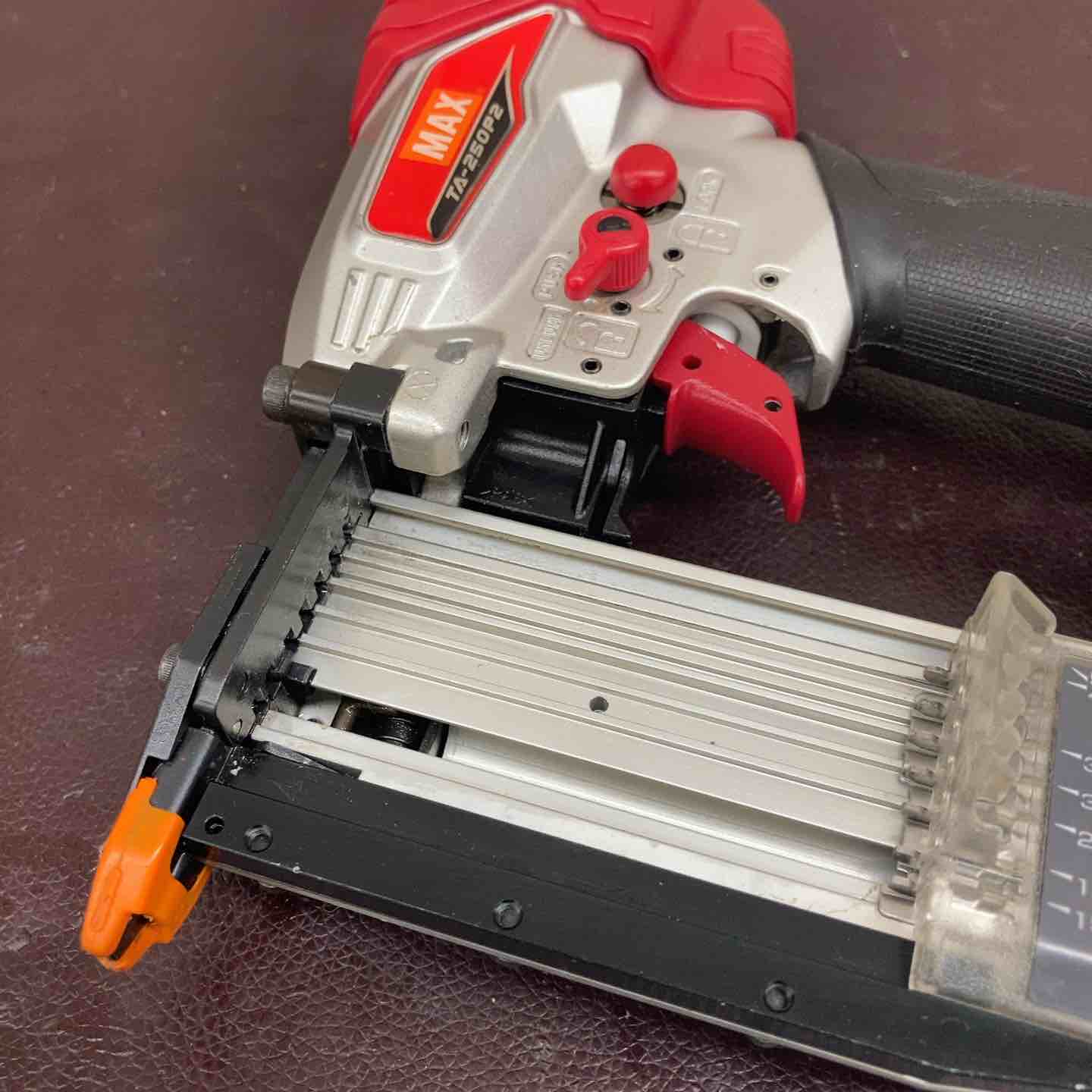 中古品】 マックス(MAX) 常圧ピンネイラ TA-250P2(D) 【東大和店