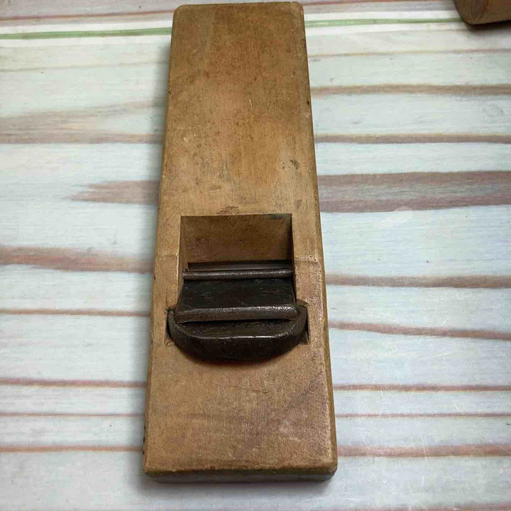 【中古品】 鉋 おそらく千代鶴貞秀作 銘：古城の梅 【かなり短い】 【川崎店】