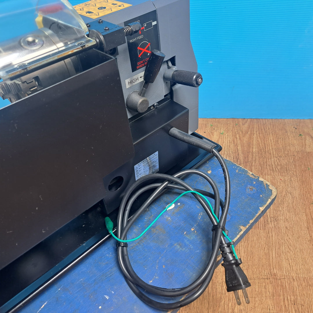 【店頭受取り限定】東洋アソシエイツ ミスターマイスター(Mr.Meister) 卓上ミニ旋盤 compact9 超硬バイト4本セット付【岩槻店】