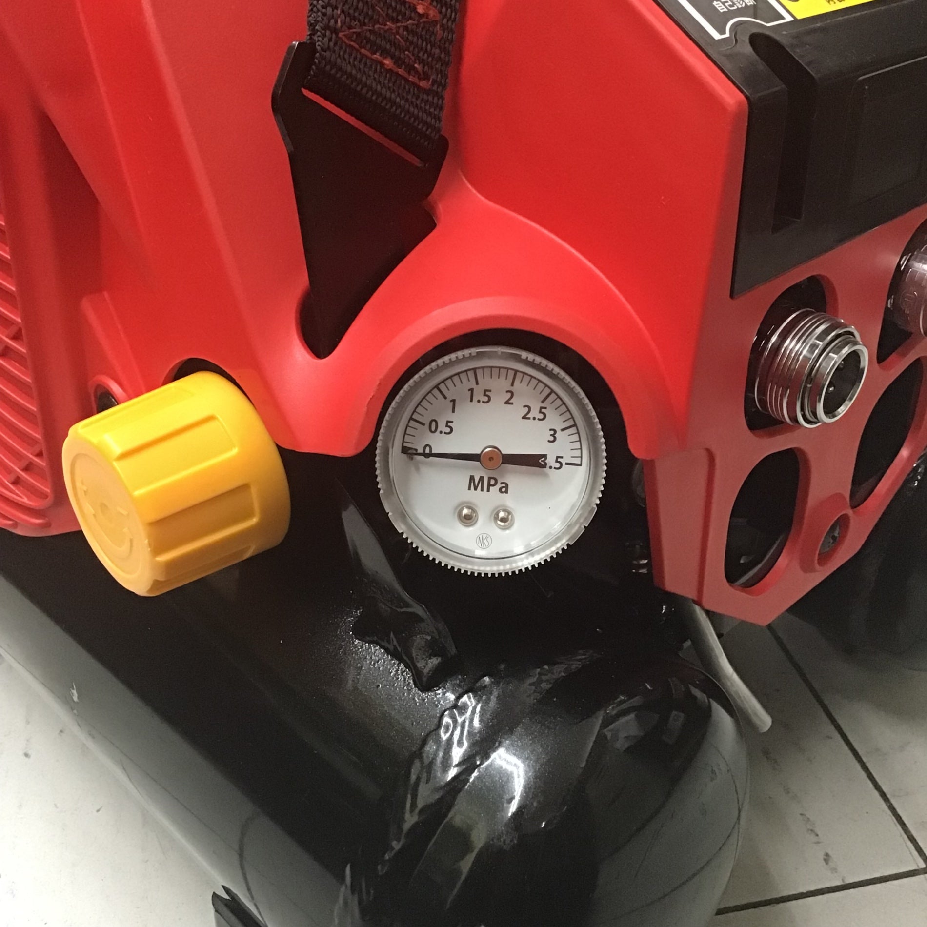MAX　コンプレッサ　AK-HL1110E　中古品 廃盤>マックス エアコンプレッサ / AK-HL1110EA | 利作オンライン