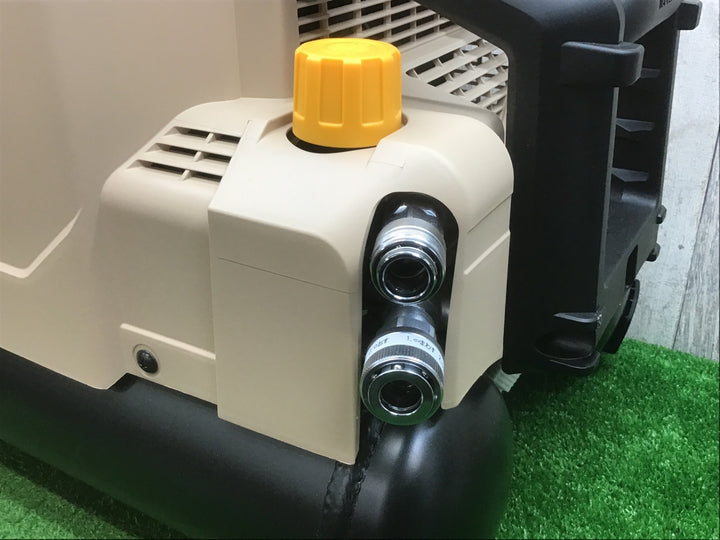 ★マックス(MAX) 高圧常圧兼用エアコンプレッサー AK-HL1310E_サンドベージュ【富山店】◇ﾚｼﾞ