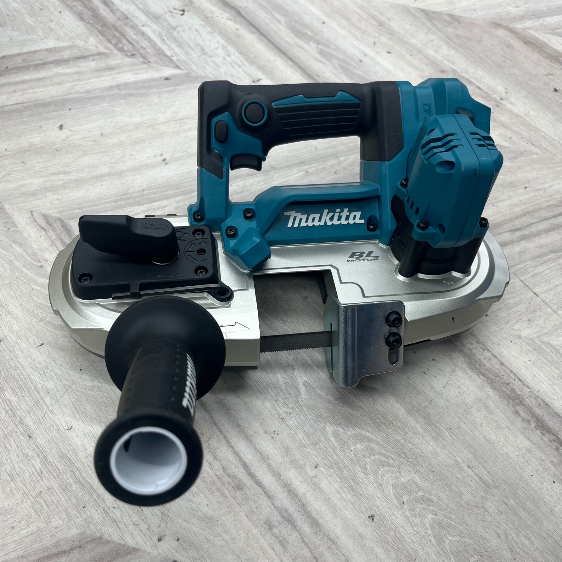 ★マキタ(makita) コードレスポータブルバンドソー PB184DZ【越谷店】 ☆マキタ(makita) コードレスポータブルバンドソー PB184DZ【越谷店