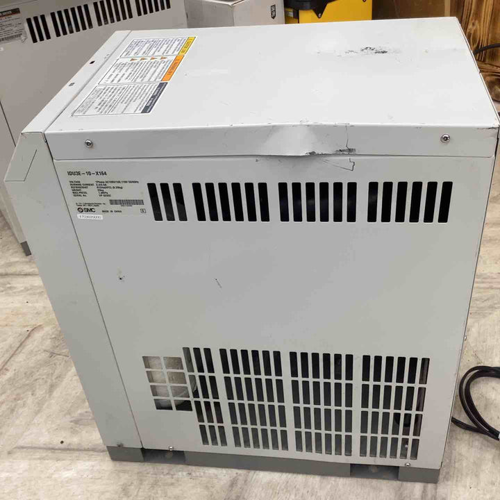 SMC エアドライヤー DUAL+ IDU3E-10-X164 エアードライヤー 本体ゆがみ有 音大きめ 現状品 減水減圧器 100V 50Hz  【越谷店】