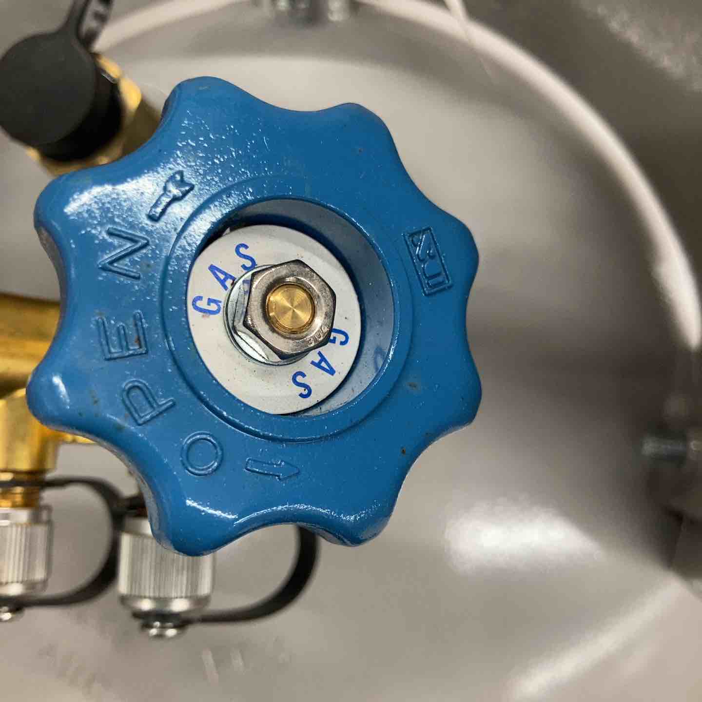 アサダ ASADA フロン回収ボンベ フロートセンサー付き 24L TF057【八潮