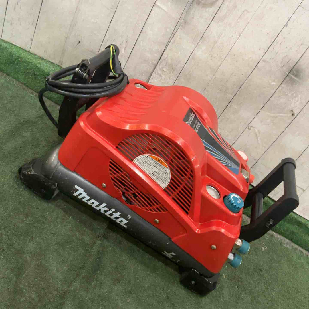 ★マキタ(makita) エアコンプレッサー AC400XLR 動作確認済【川口店】