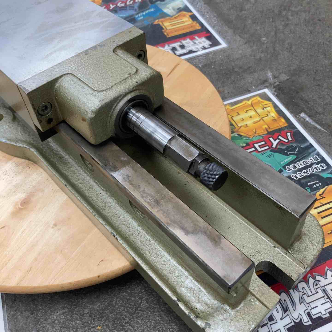 【店頭受取り限定】 武田機械 TAKEDA　油圧内蔵式マシンバイス モデル：TK-125HVS 【川崎店】