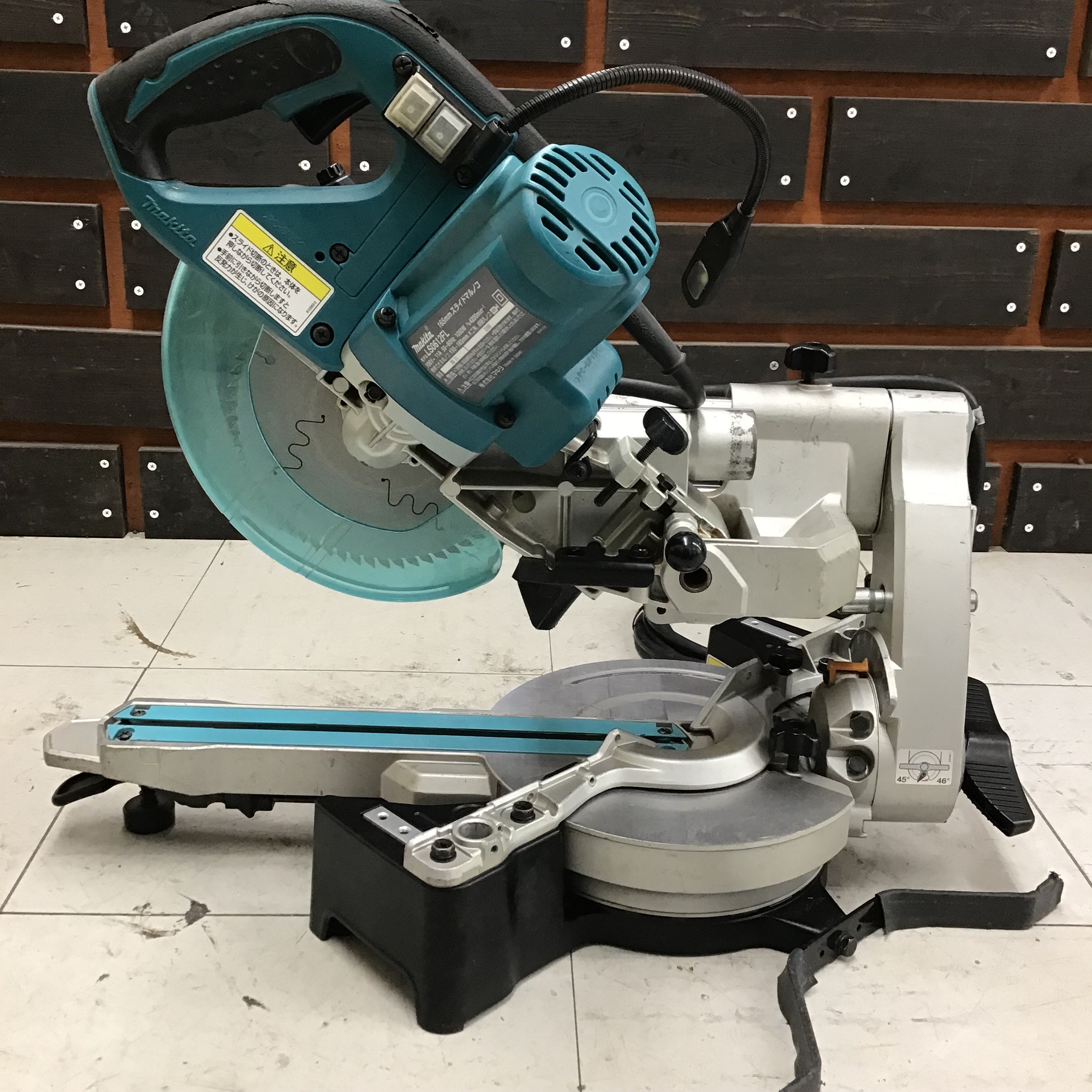 マキタ makita 165㎜スライドマルノコ LS0612FL - 工具/メンテナンス