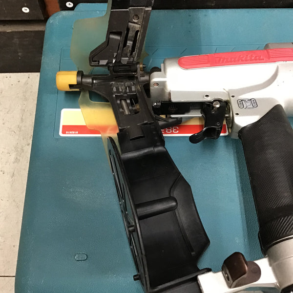 ▼MAKITA エア釘打ち機 AN311【鴻巣店】