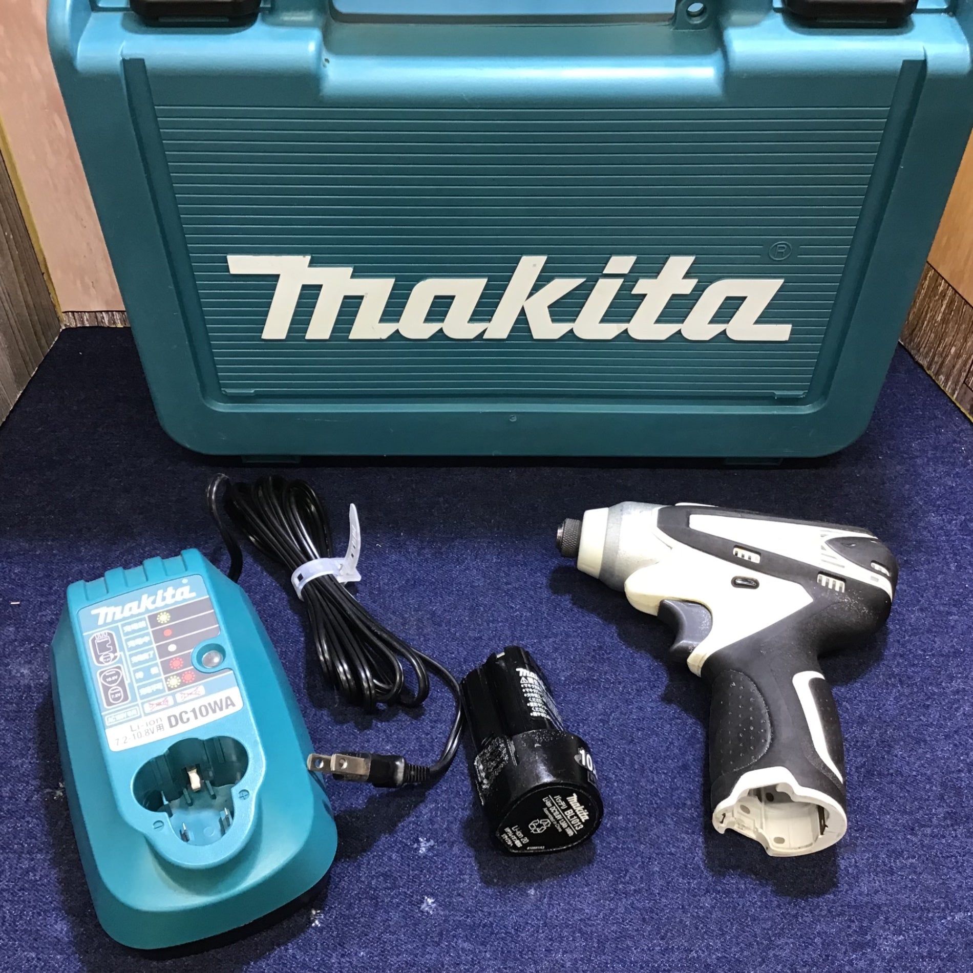 makita】充電式インパクトドライバ TD090DWXW - メンテナンス用品