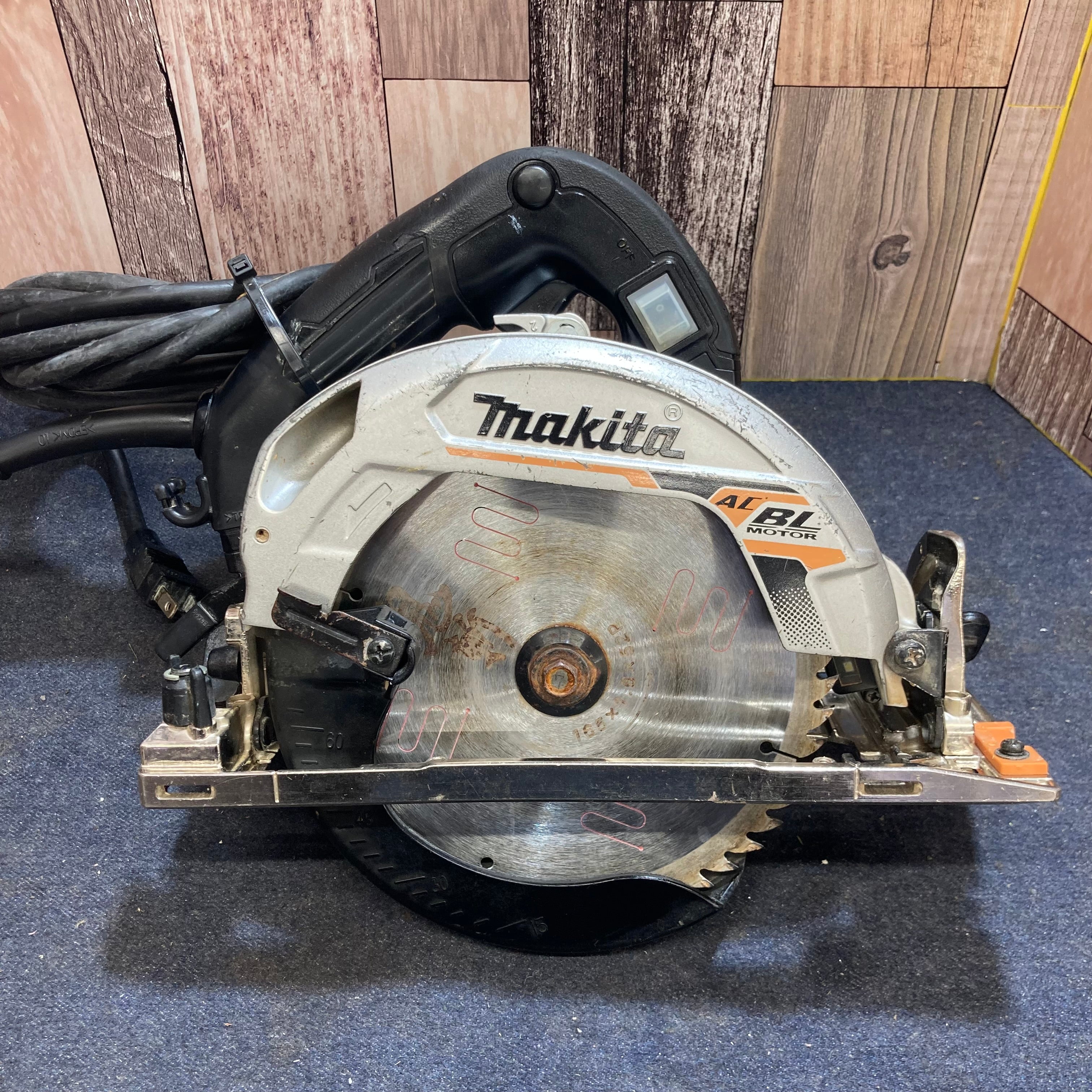 ★マキタ(makita) 電子マルノコ HS6303B【八潮店】