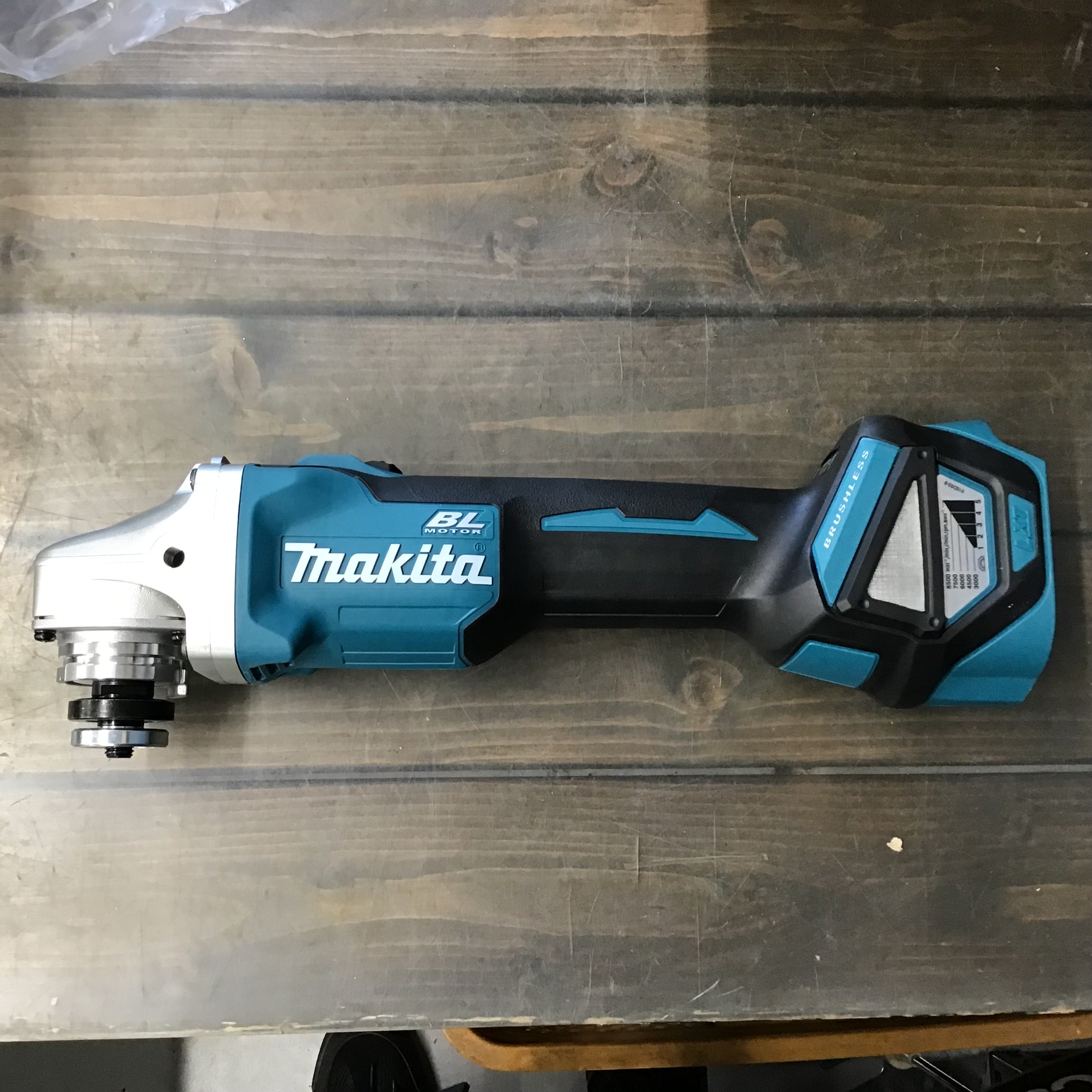 ☆マキタ(makita) 100mmコードレスディスクグラインダ GA412DZ【戸田店