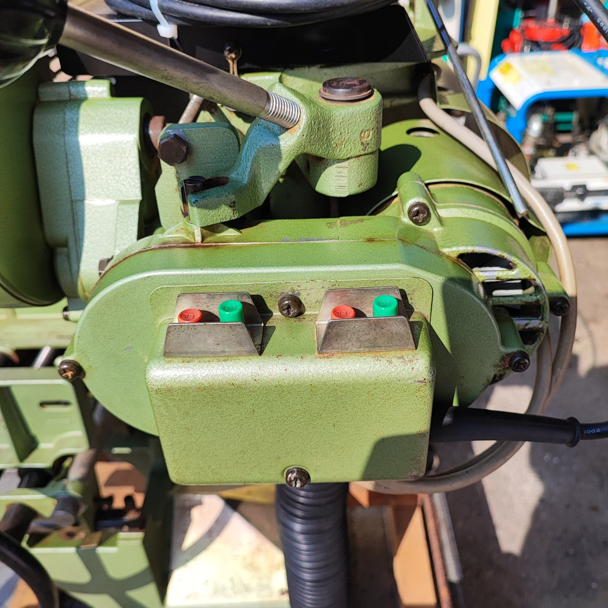 動作確認済み MAKITA マキタ 小型ホゾキリ 5500S 木製台車付き 動作確認済み MAKITA マキタ 小型ホゾキリ 5500S 木製台車付き