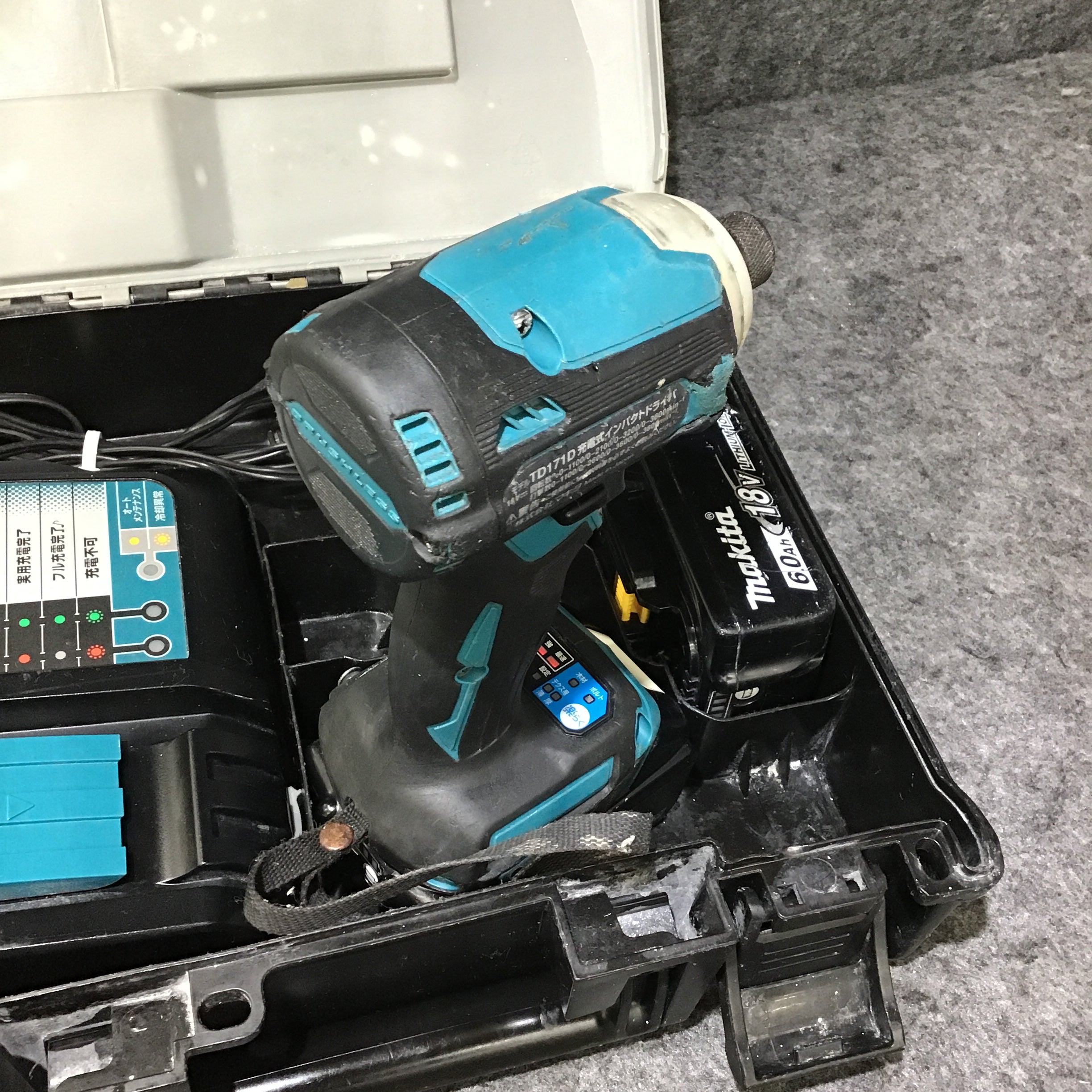 マキタ makita インパクトドライバ 18V TD171DRGX自転車 - 工具