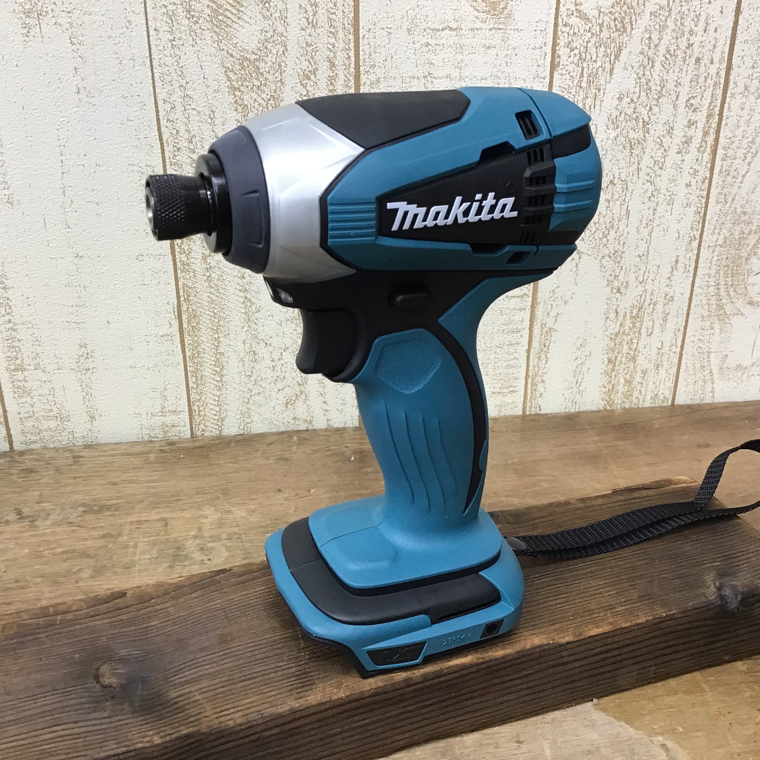 マキタ(Makita) 充電式インパクトドライバ TD146DSHX - villaprusa.pl