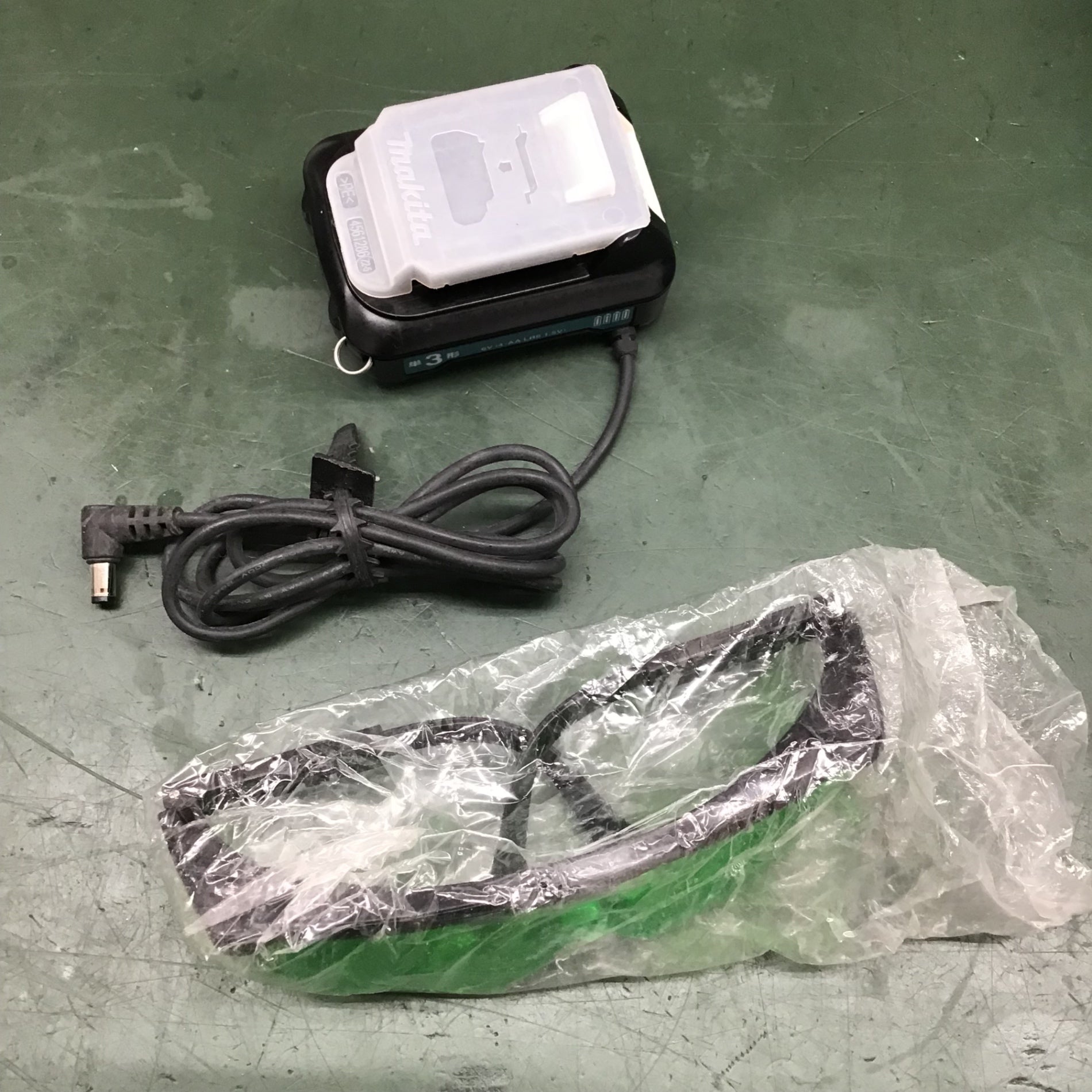 マキタ 充電式グリーンレーザー墨出し器 SK505GDN 【鴻巣店】 – アクト