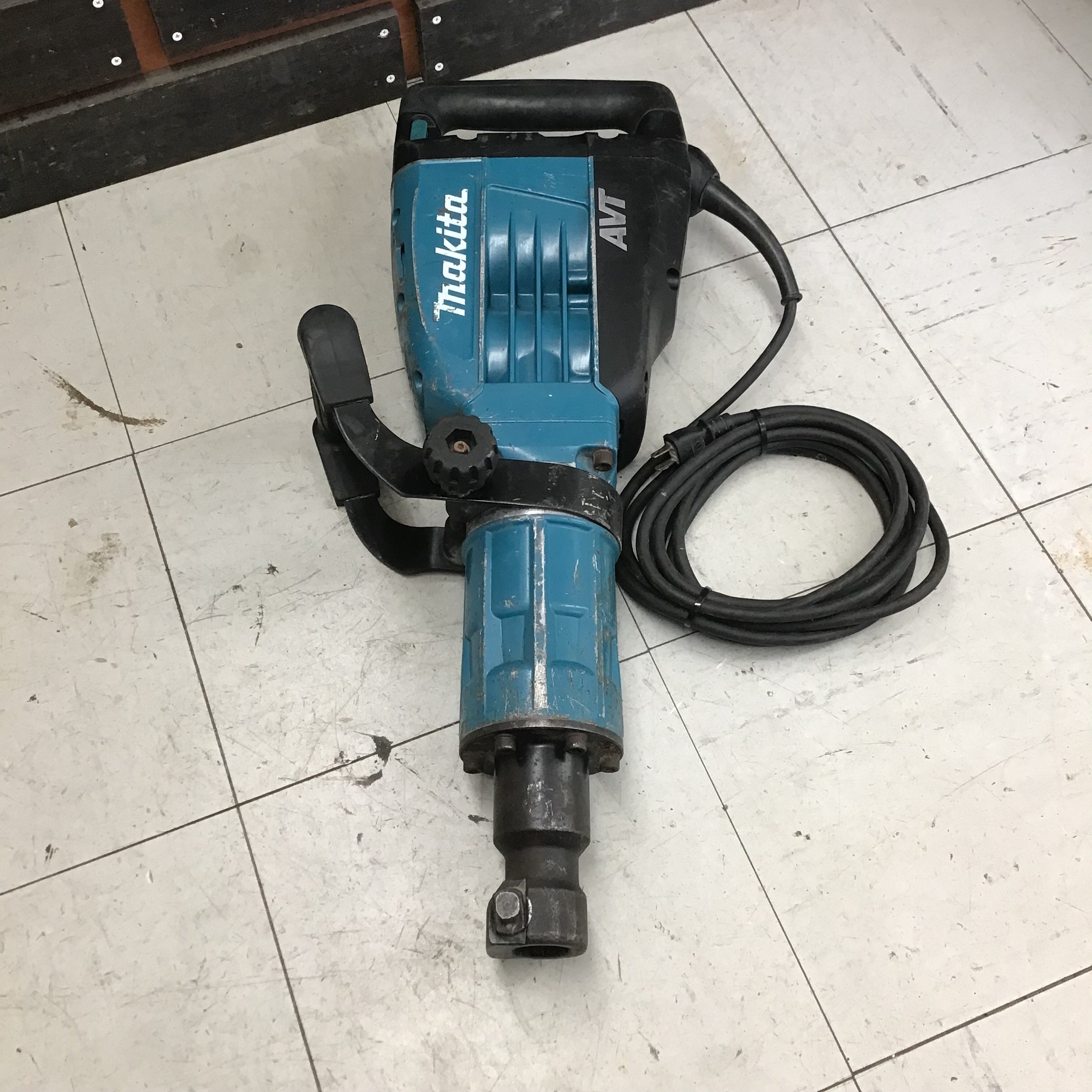 店頭受取り限定】☆マキタ(makita) 電動ハンマ HM1317C 【鴻巣店