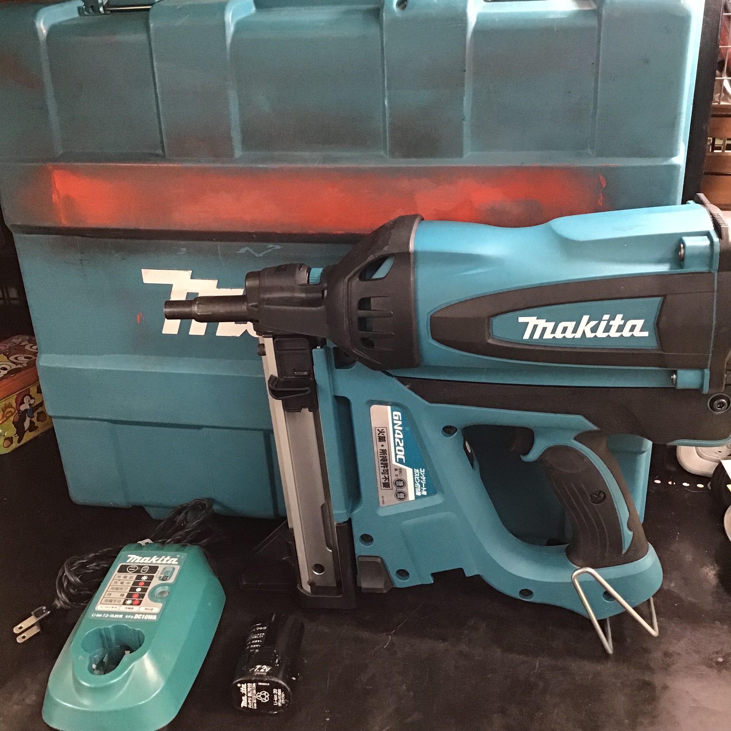 ☆マキタ(makita) コードレスコンクリート用ガスピン打ち機 GN420C