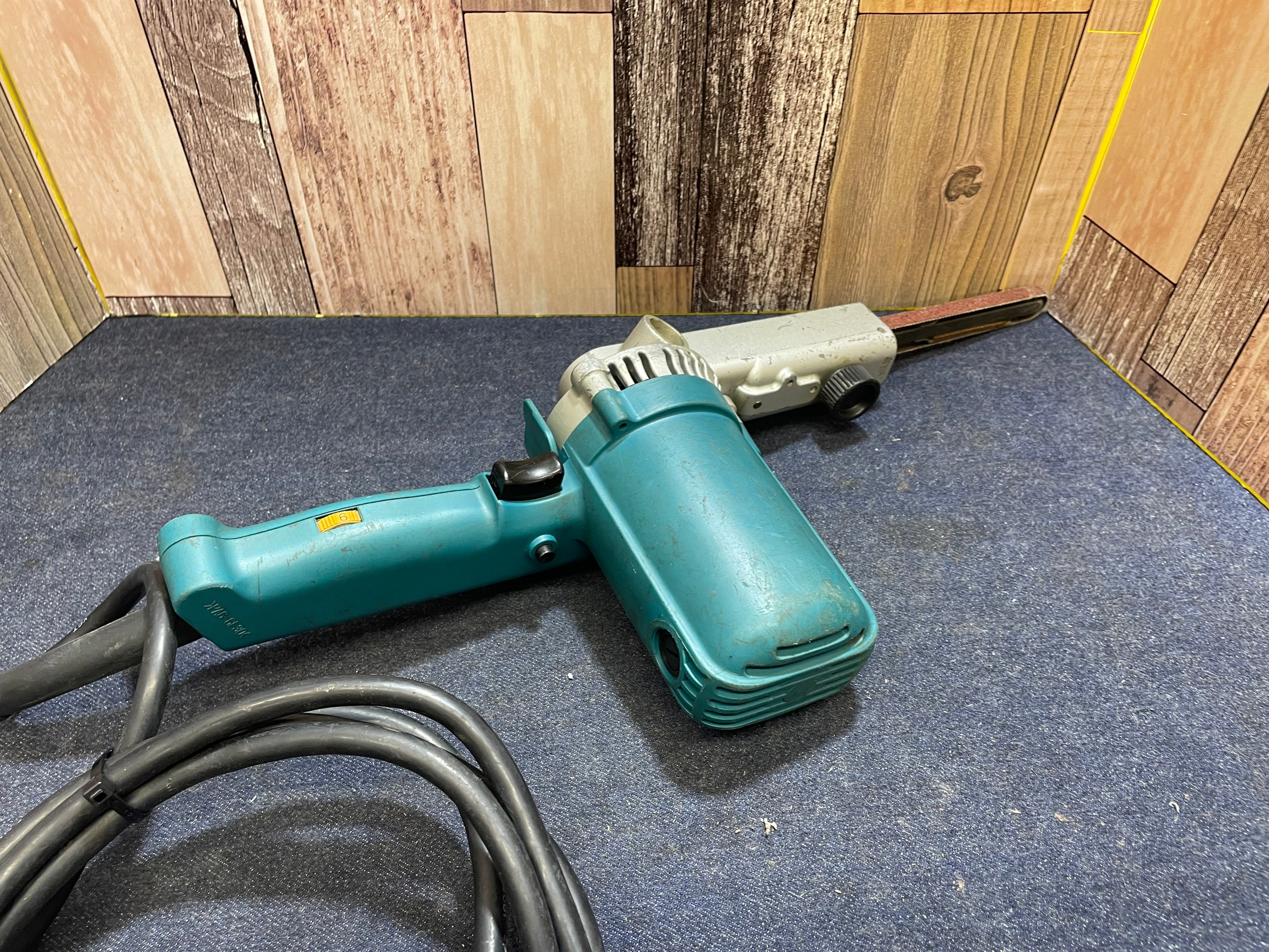 ☆品☆makita マキタ ベルトサンダー 9032 研磨 60059 www