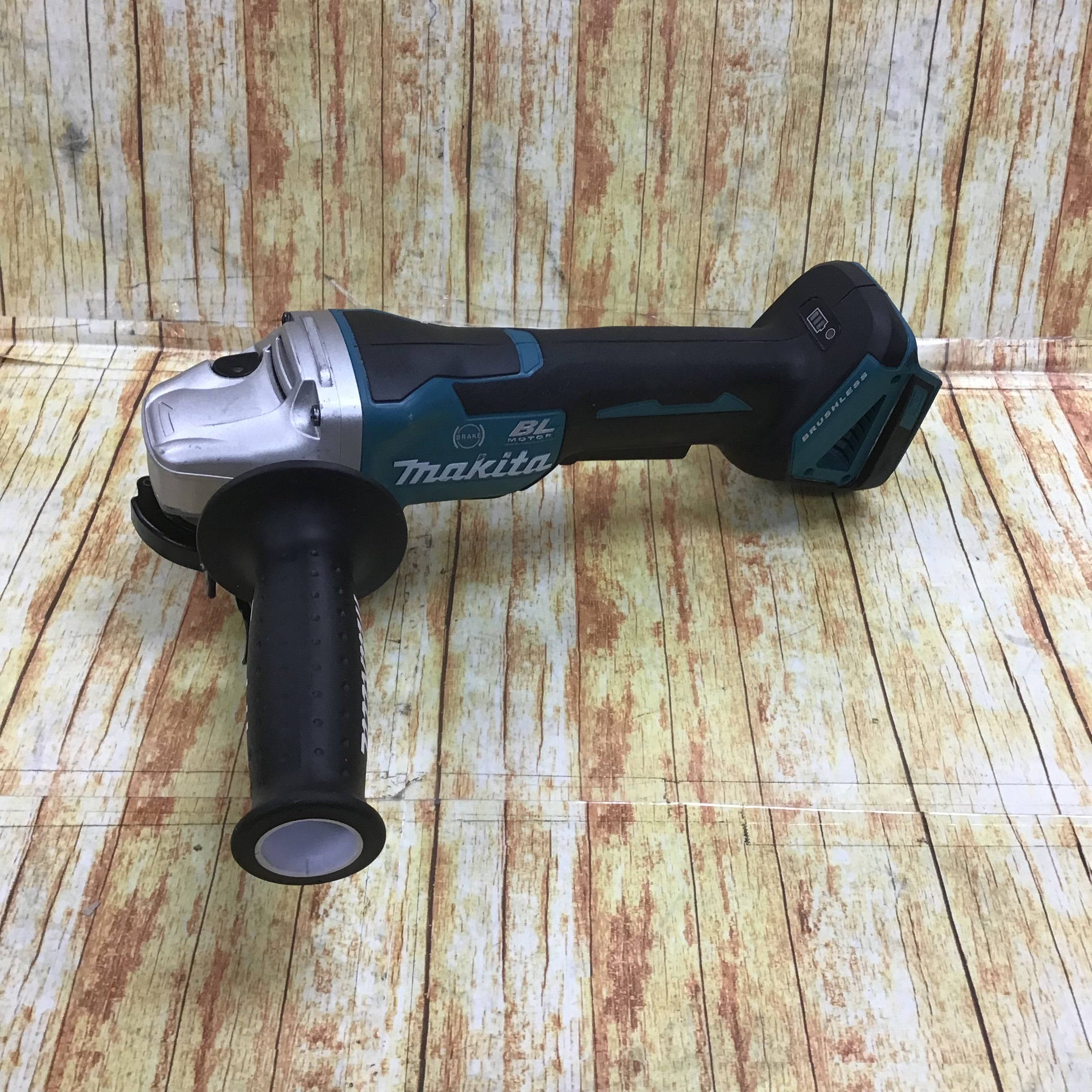 マキタ(makita) 100mmコードレスディスクグラインダ GA408DZ【川崎店