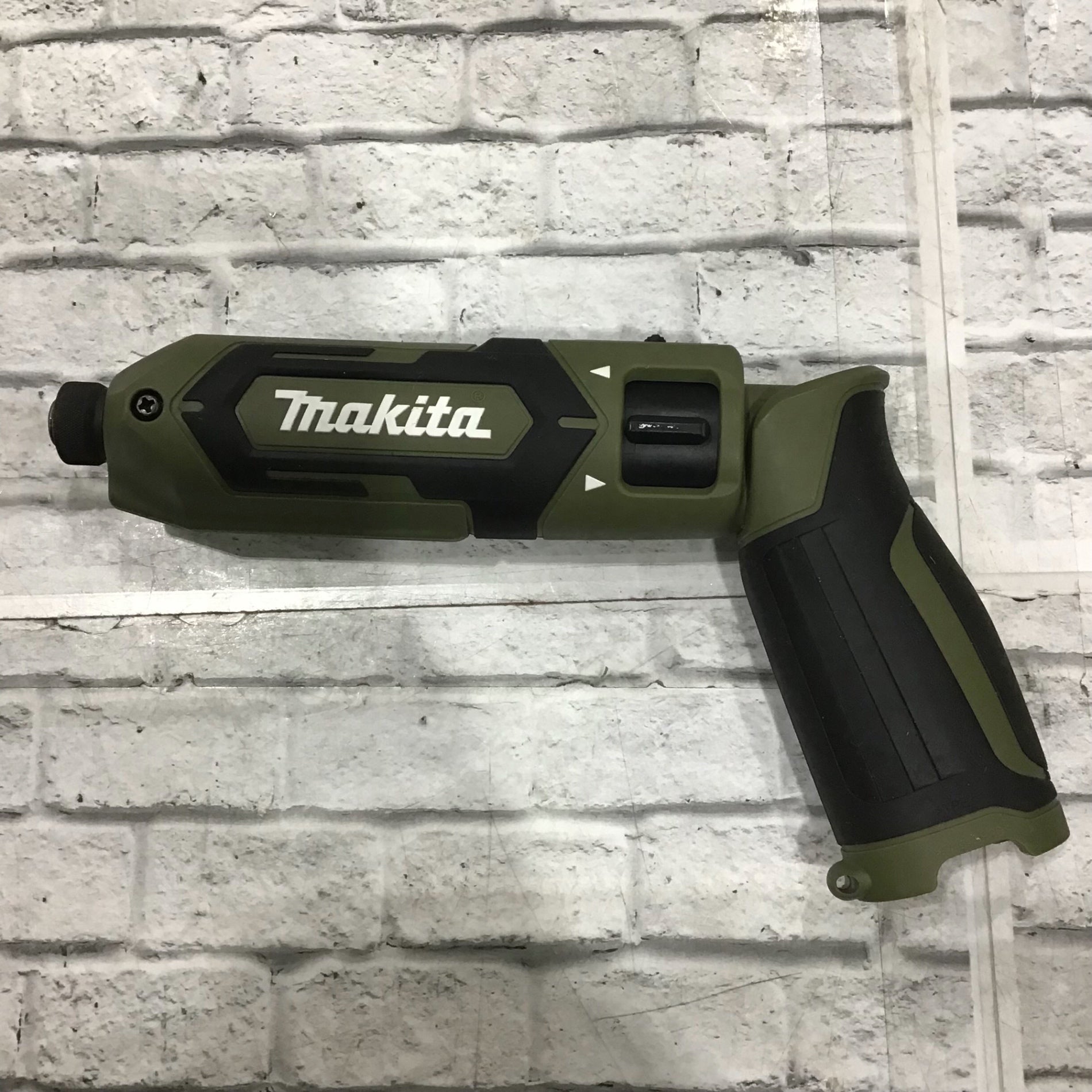 ☆マキタ(makita) コードレスペンインパクトドライバー TD022DSHXO