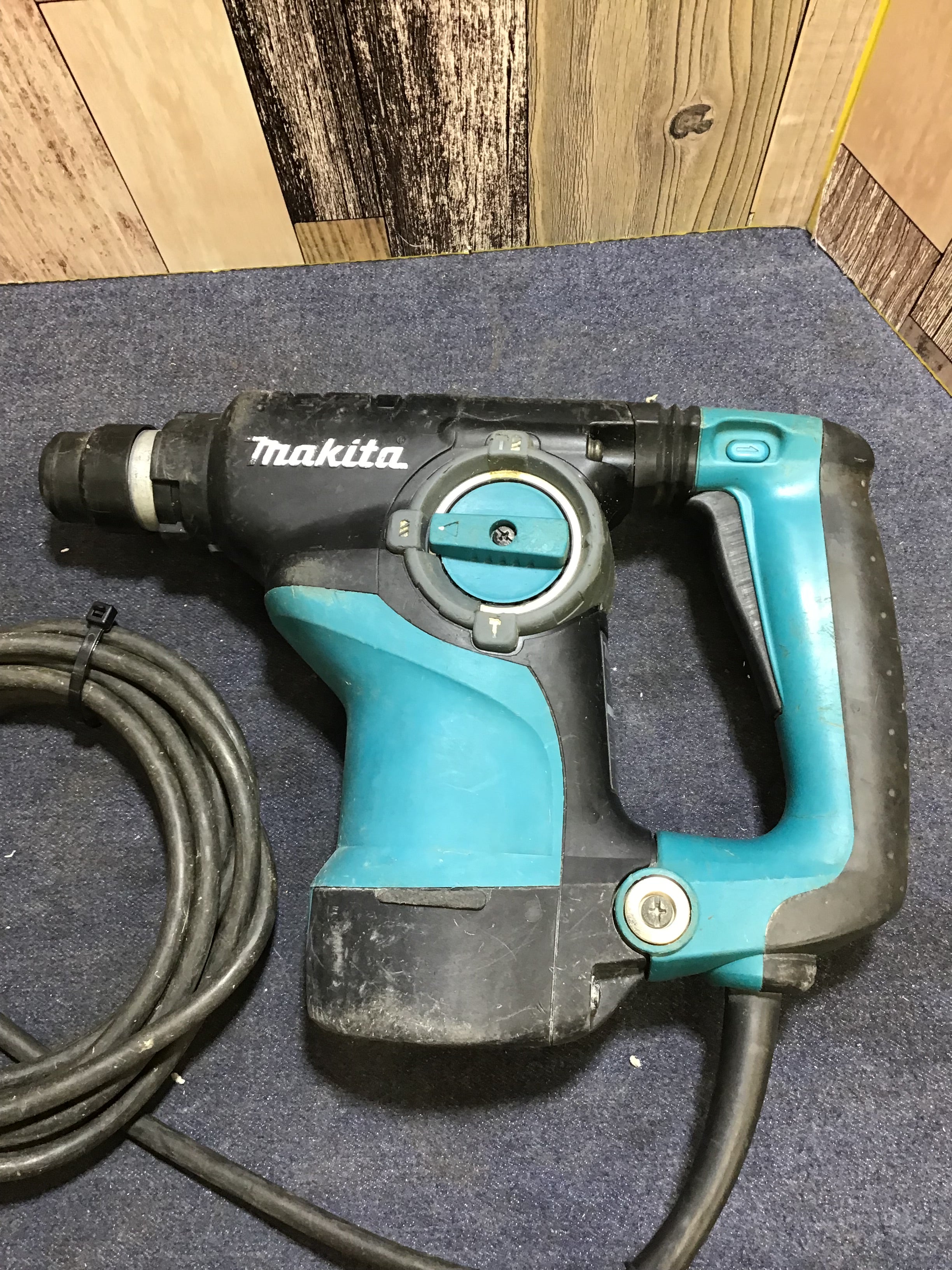 ☆マキタ(makita) ハンマドリル HR2811F【八潮店】 – アクトツールオンラインショップ