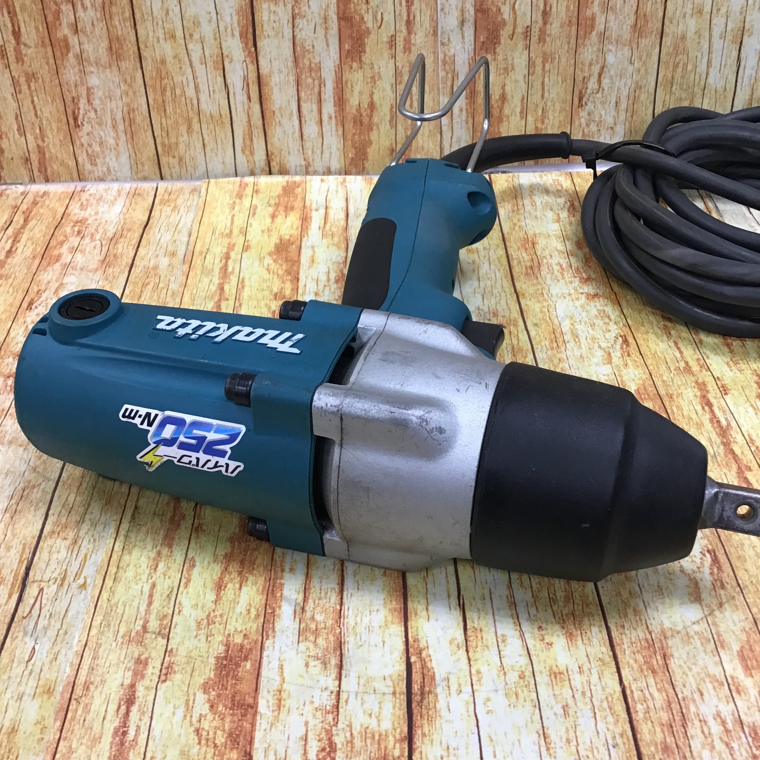 makita マキタ インパクトレンチ TW0250-