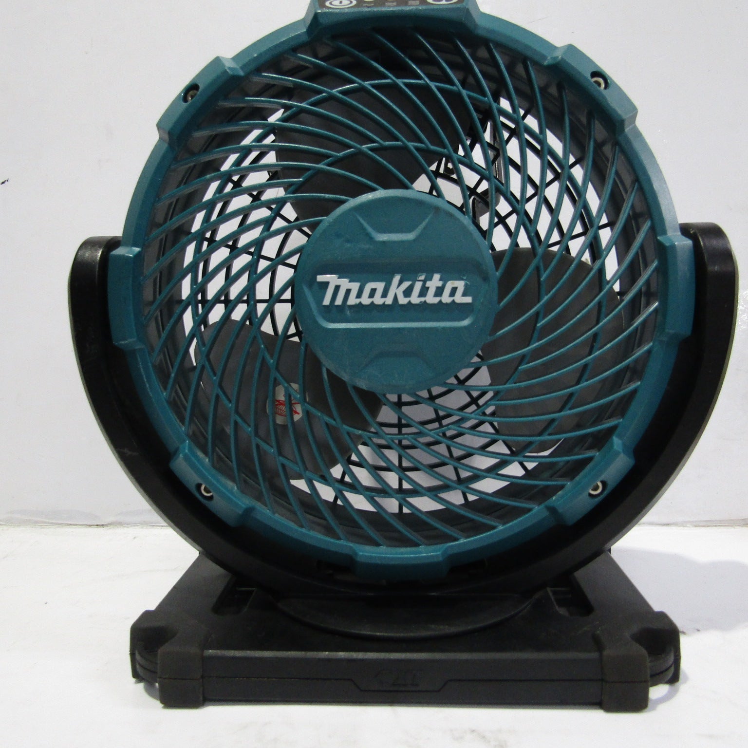 【新品未使用】マキタ　Makita 扇風機　CF100DZ