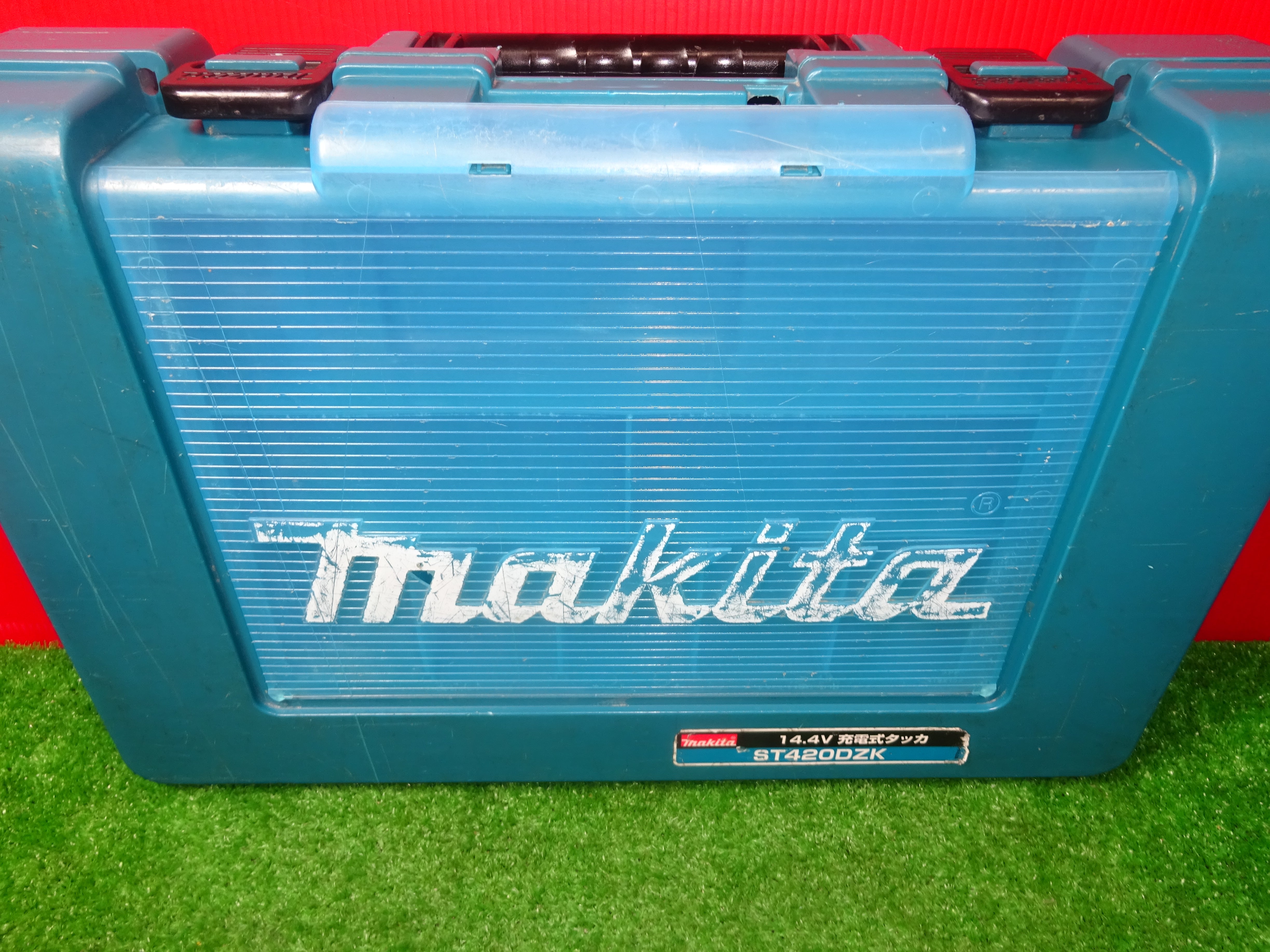 ☆マキタ(makita) 14.4V 4mm J線 コードレスタッカ ST420DRF【岩槻店