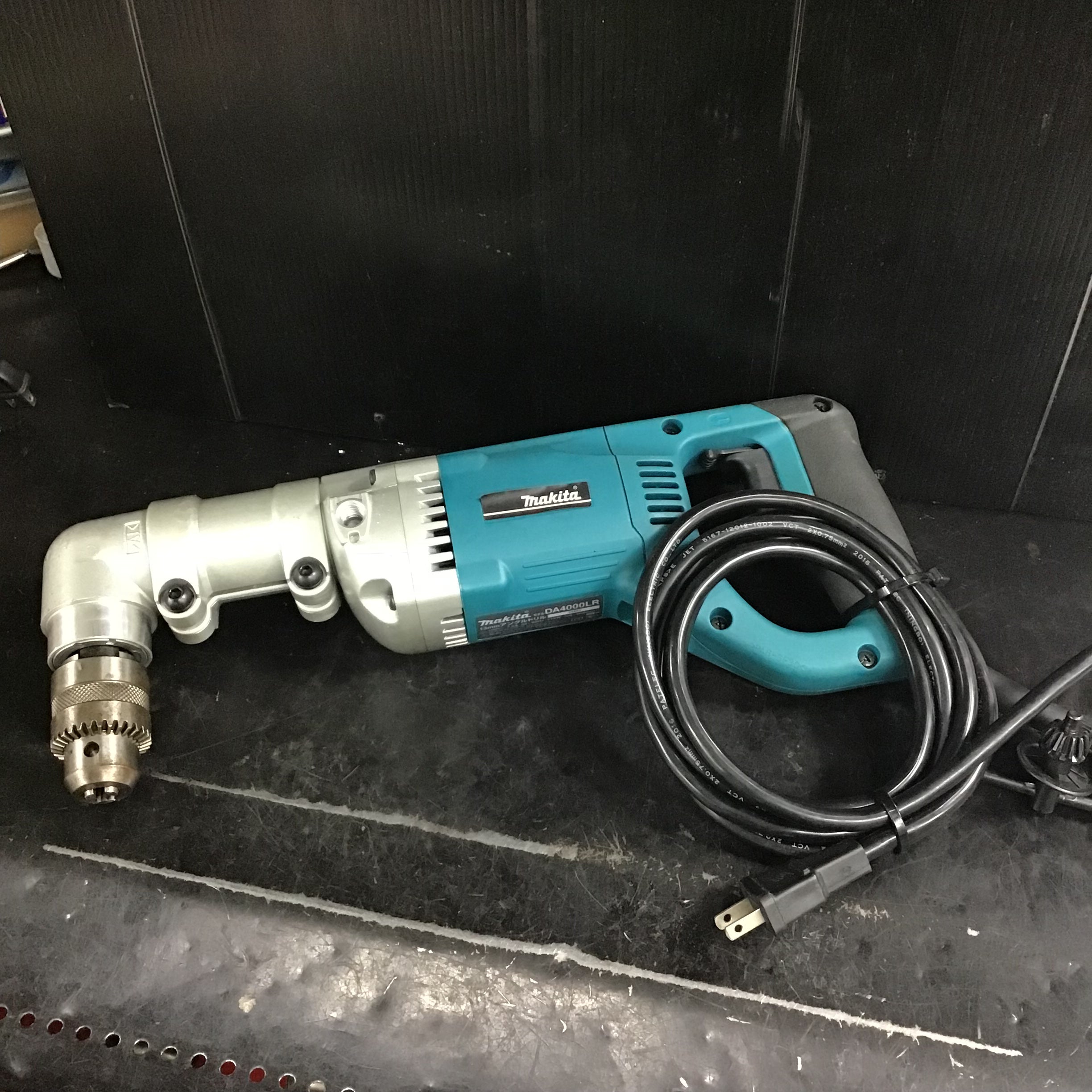 ☆マキタ(makita) コーナー(アングル)ドリル DA4000LR チャック付き