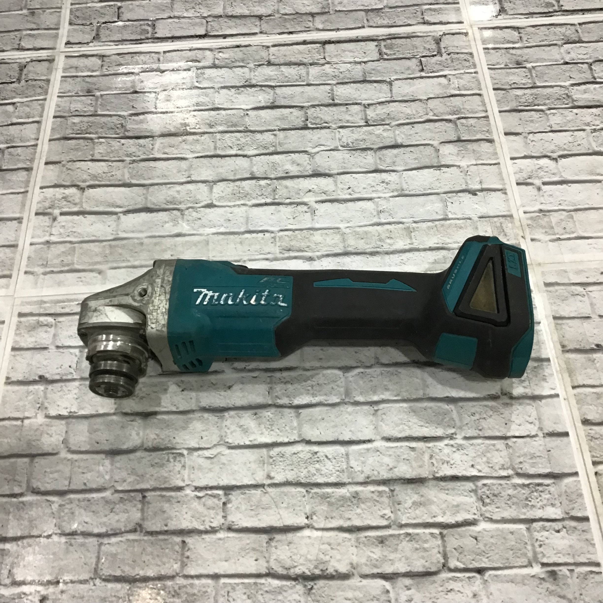 ☆マキタ(makita) 100mmコードレスディスクグラインダ GA403DZ【川口店