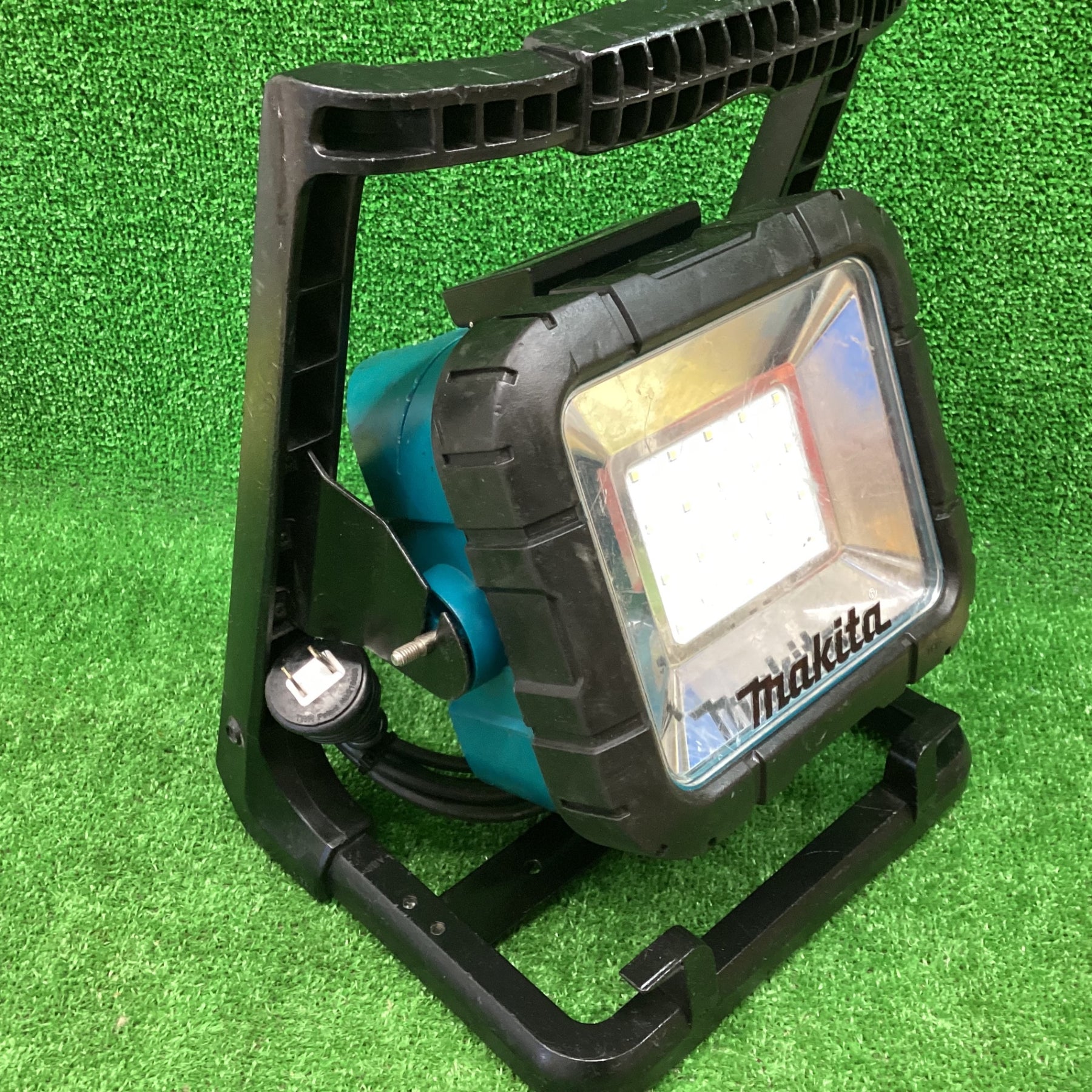 ☆マキタ(makita) コードレスLEDスタンドライト ML805【川越店 