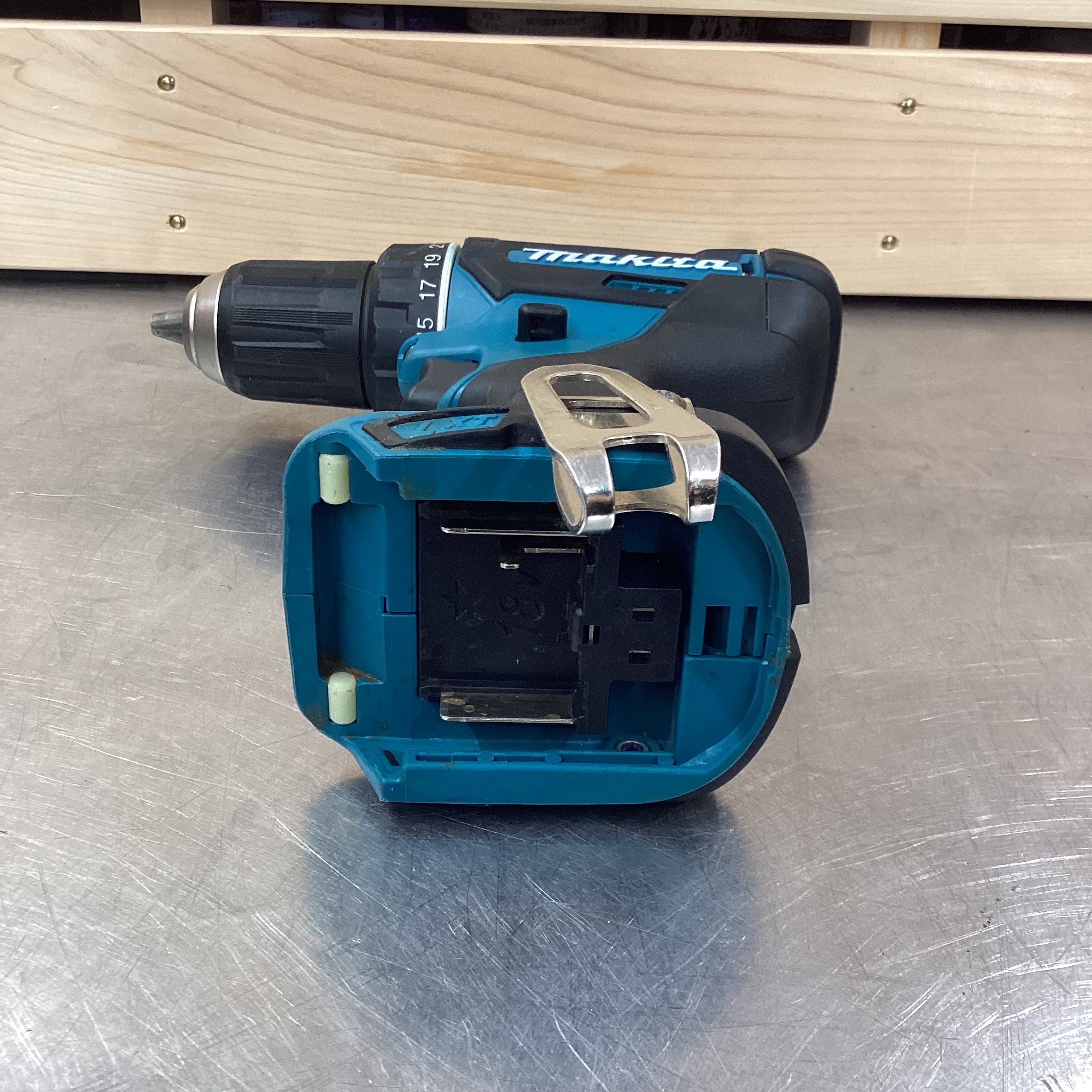 〇マキタ Makita 充電式 18V ドリルドライバー XFD10Z 本体のみ【USAマキタ製品】 [並行輸入品]【東大和店】