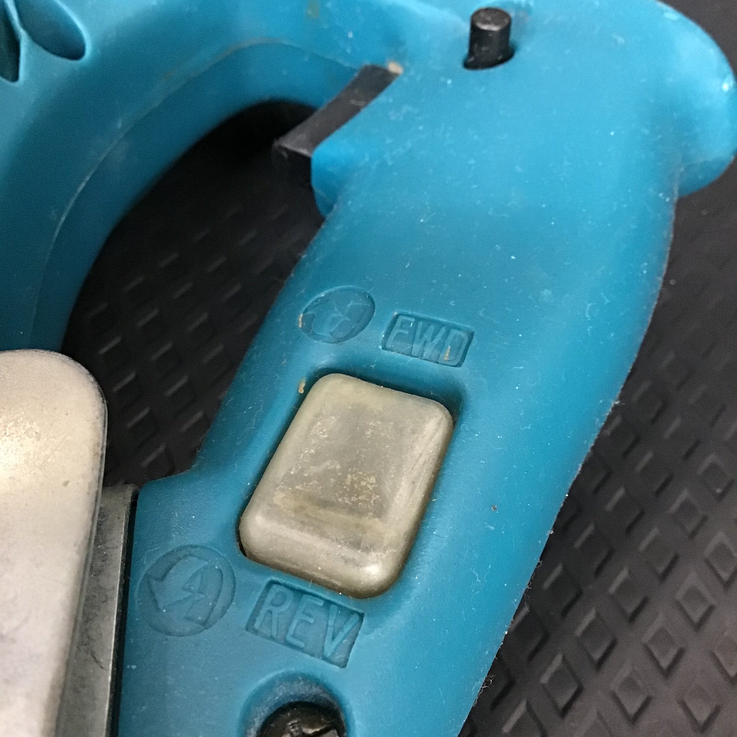 ☆マキタ/makita オートパックスクリュードライバー 6836【鴻巣