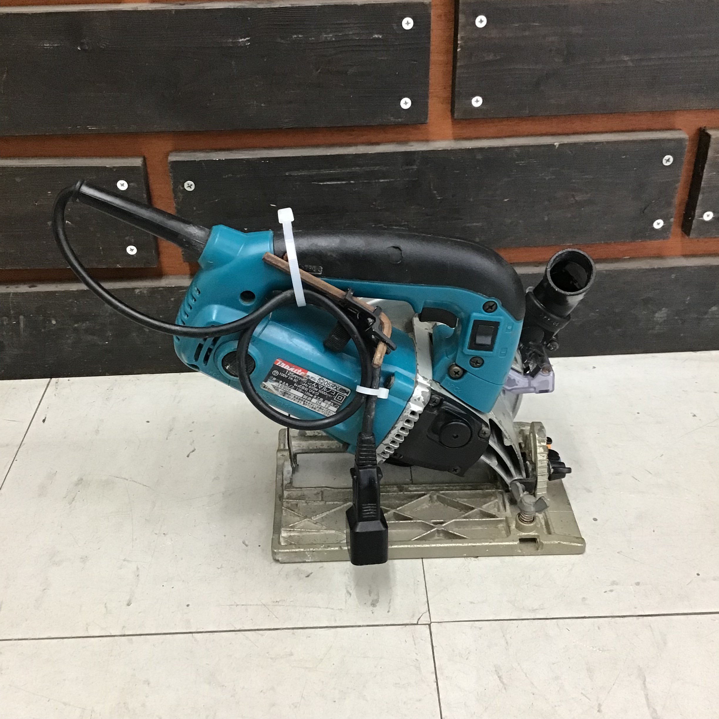 NEW新品013♪おすすめ商品♪マキタ　makita 125mm充電式マルノコ HS471D ※本体のみ 丸のこ