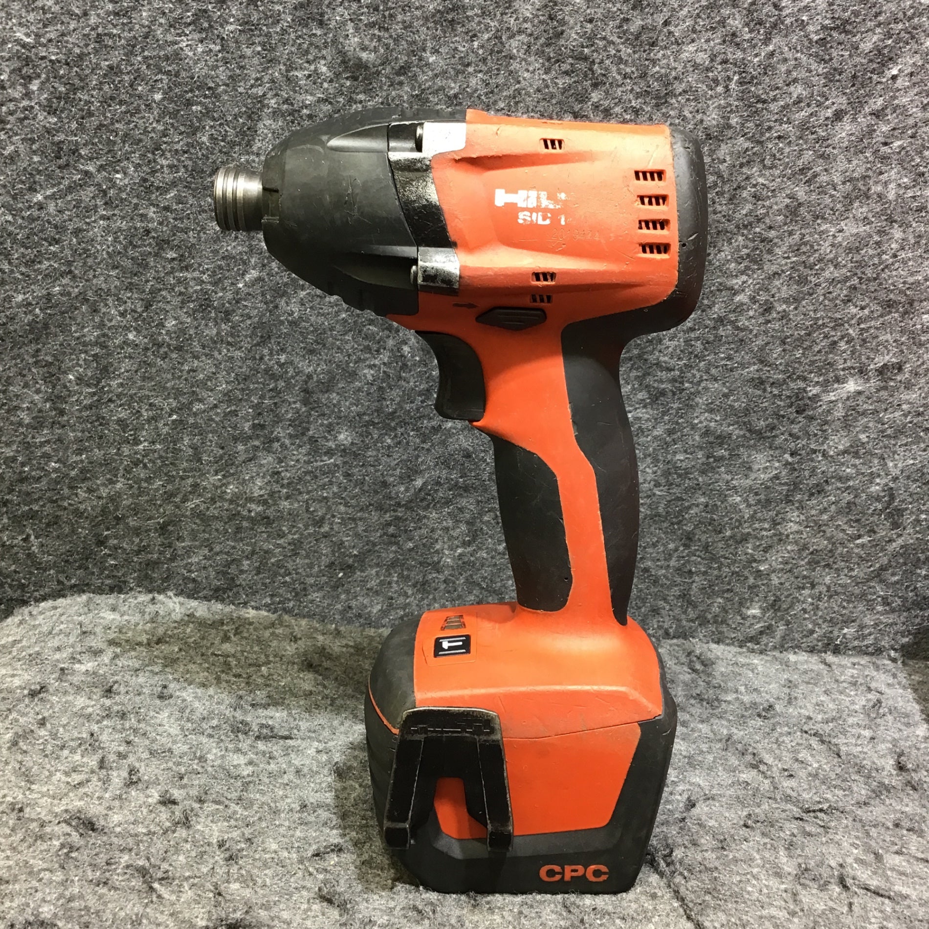 人気総合HILTI ヒルティ コードレスインパクトドライバー SID 4ーA22 22V/3.0Ahバッテリー1個　中古動作確認！ 本体