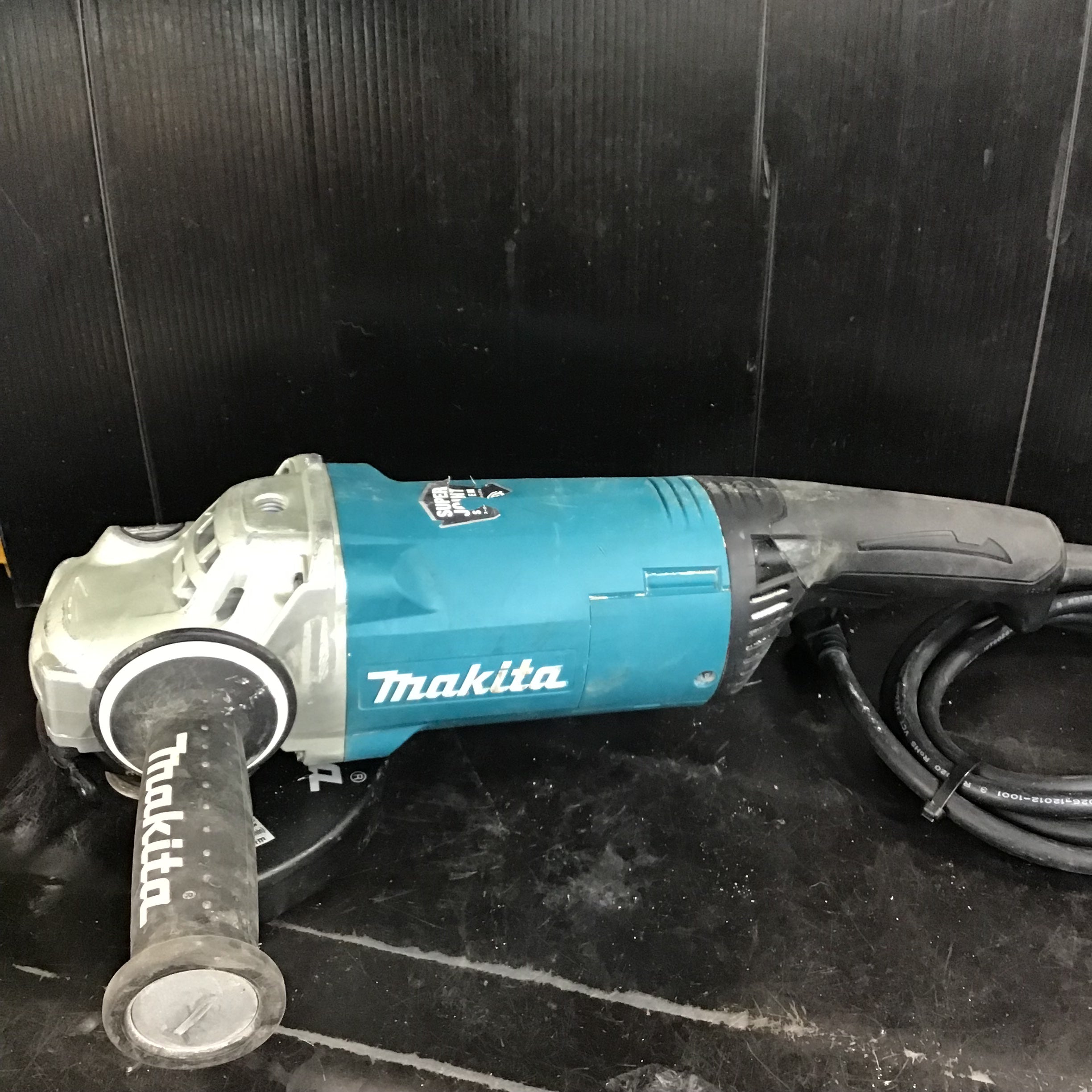 〇マキタ(makita) 180mmディスクグラインダー GA7061【草加店