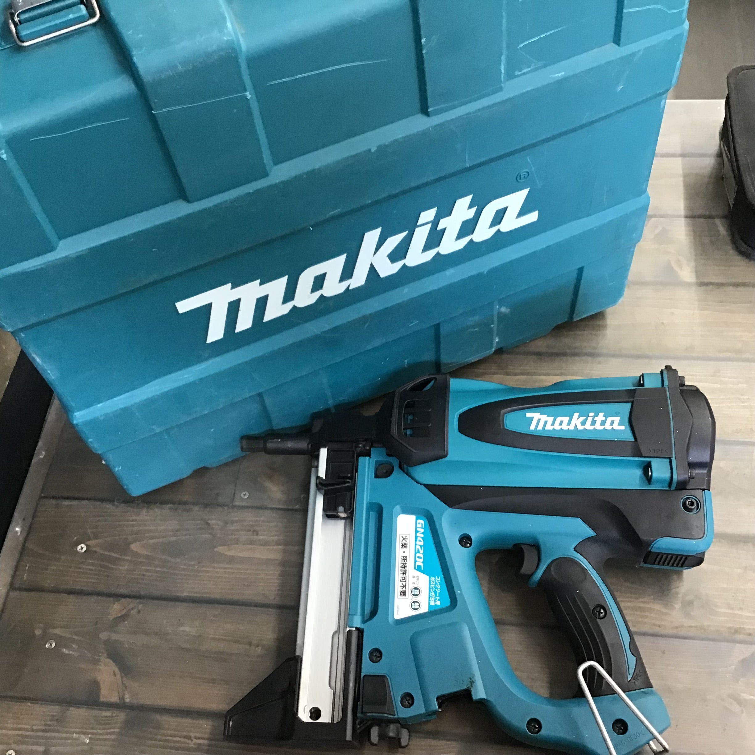 ☆マキタ(makita) コードレスコンクリート用ガスピン打ち機 GN420C【戸田店】