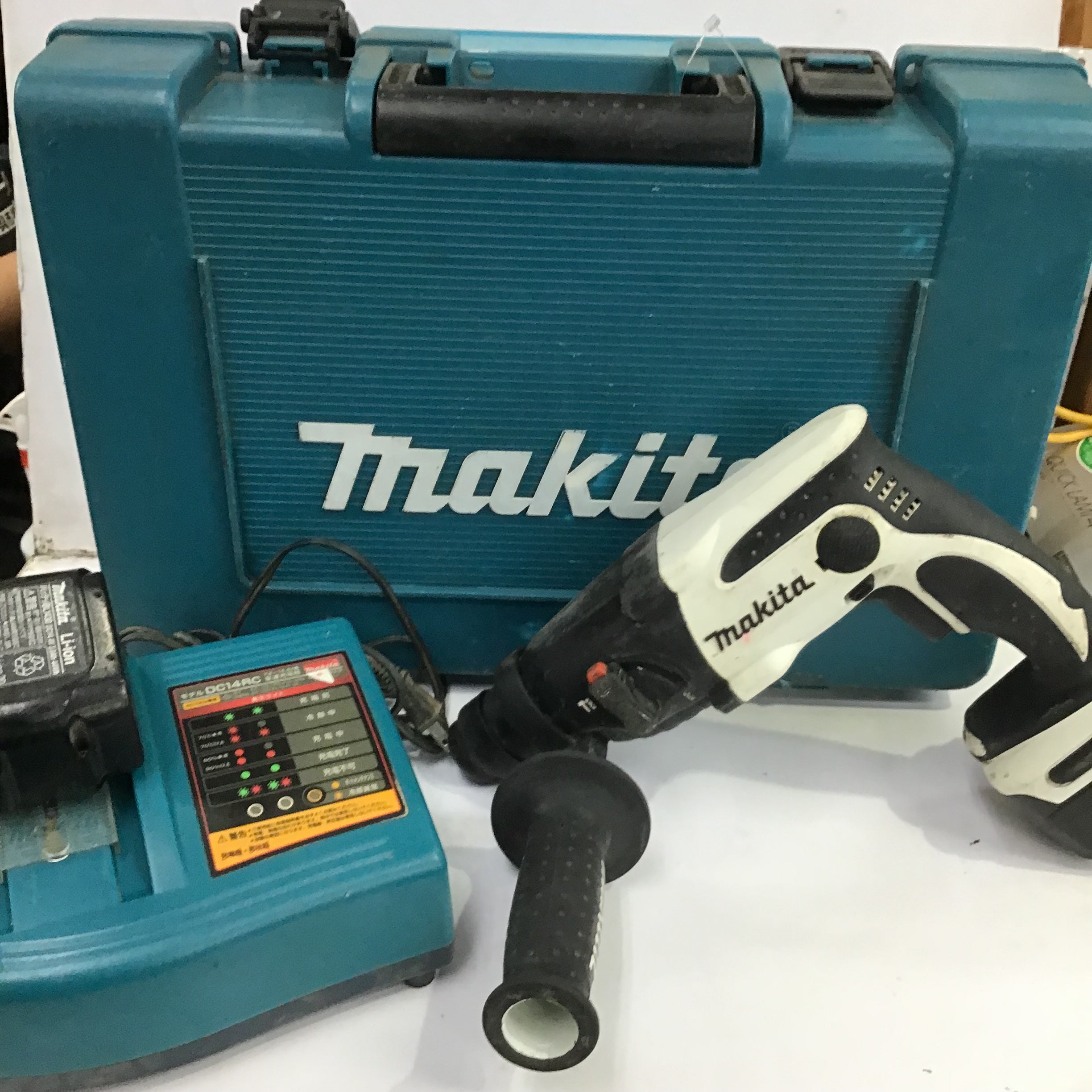 ☆マキタ(makita) コードレスハンマドリル HR162DRFXW【町田店