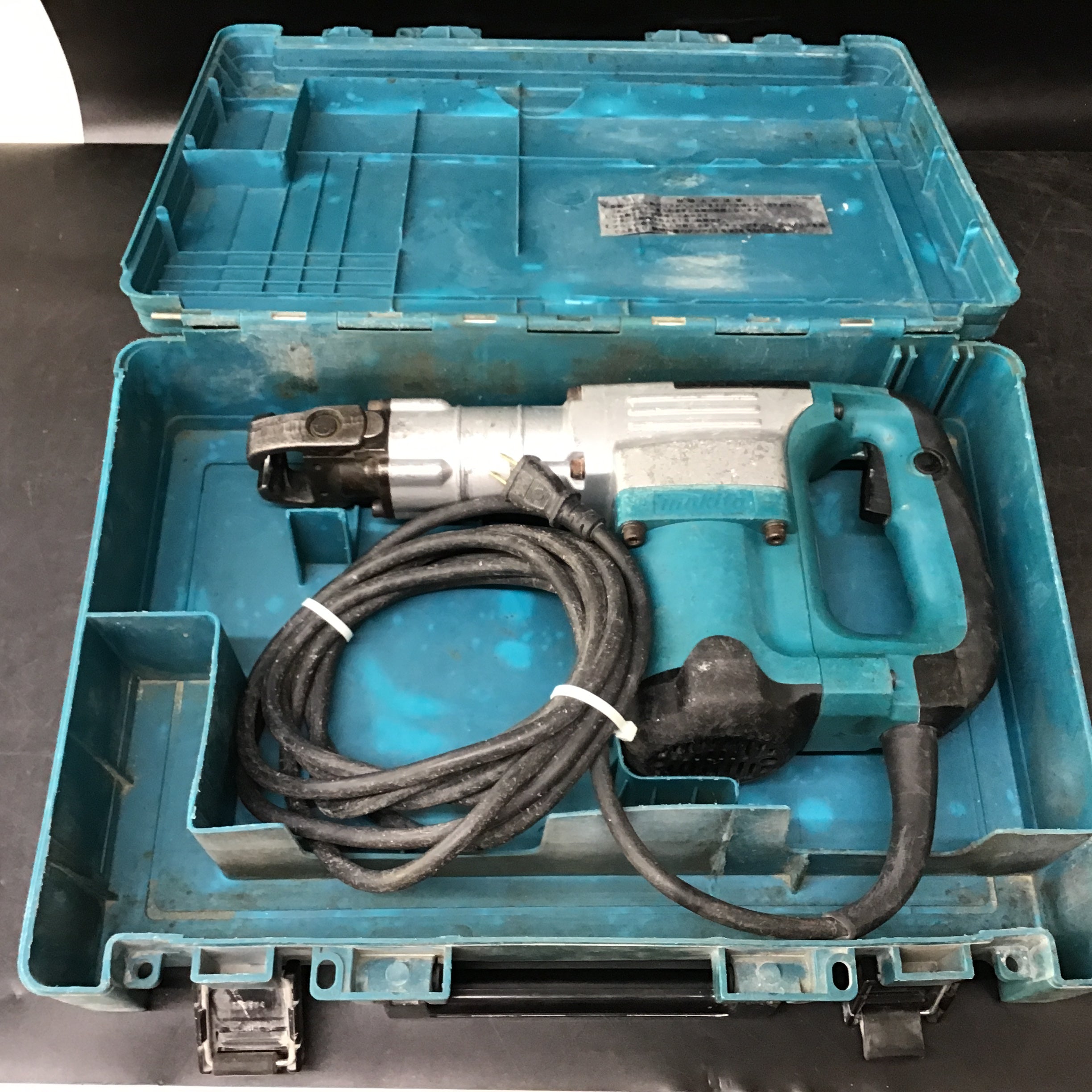 マキタ makita 電動ハンマ HM0830-