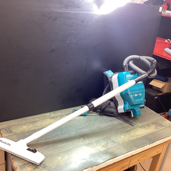 マキタ(makita) コードレス背負式クリーナー VC261DZ 【東大和店】