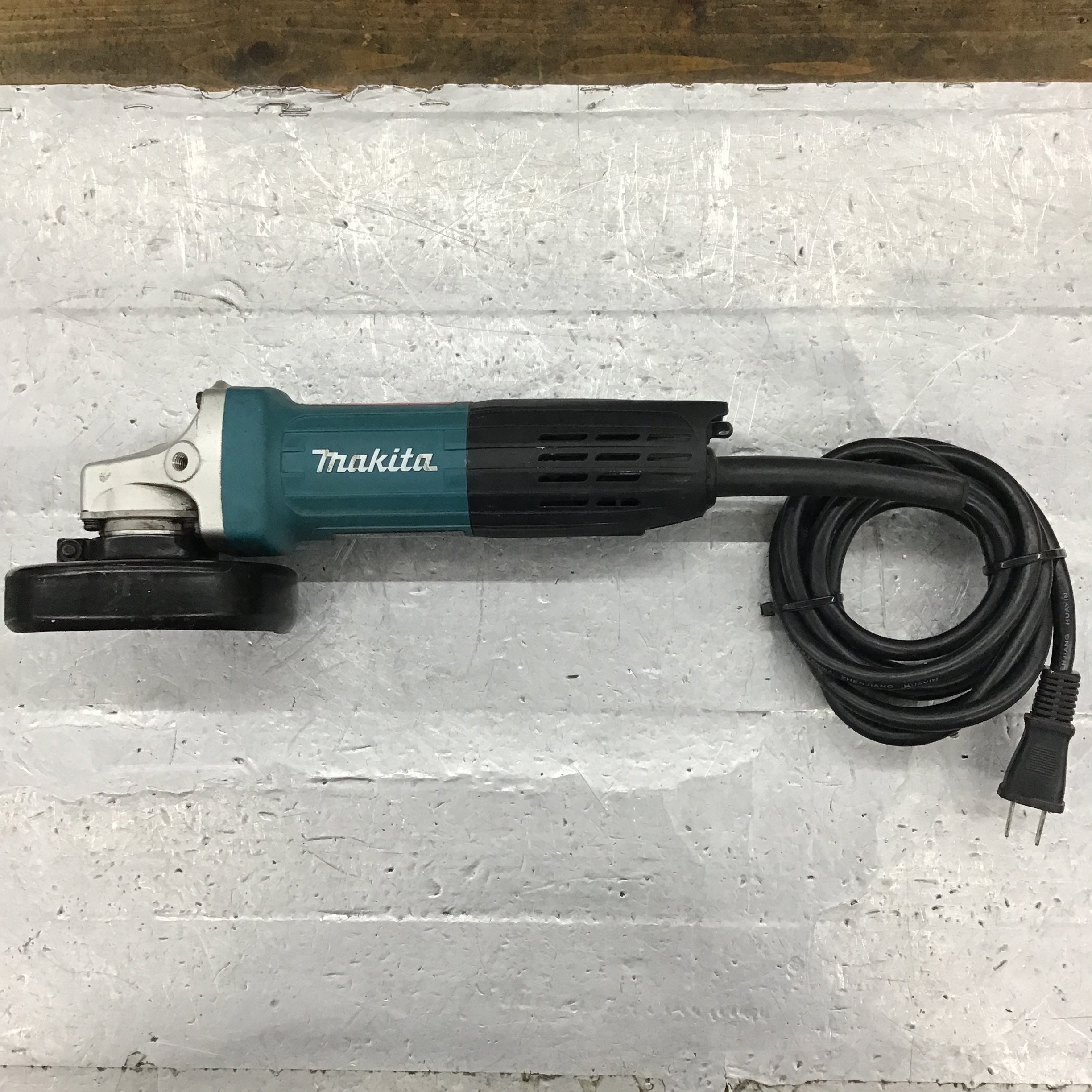 ☆マキタ(makita) 100mmディスクグラインダ GA4033【所沢店】 | アクト