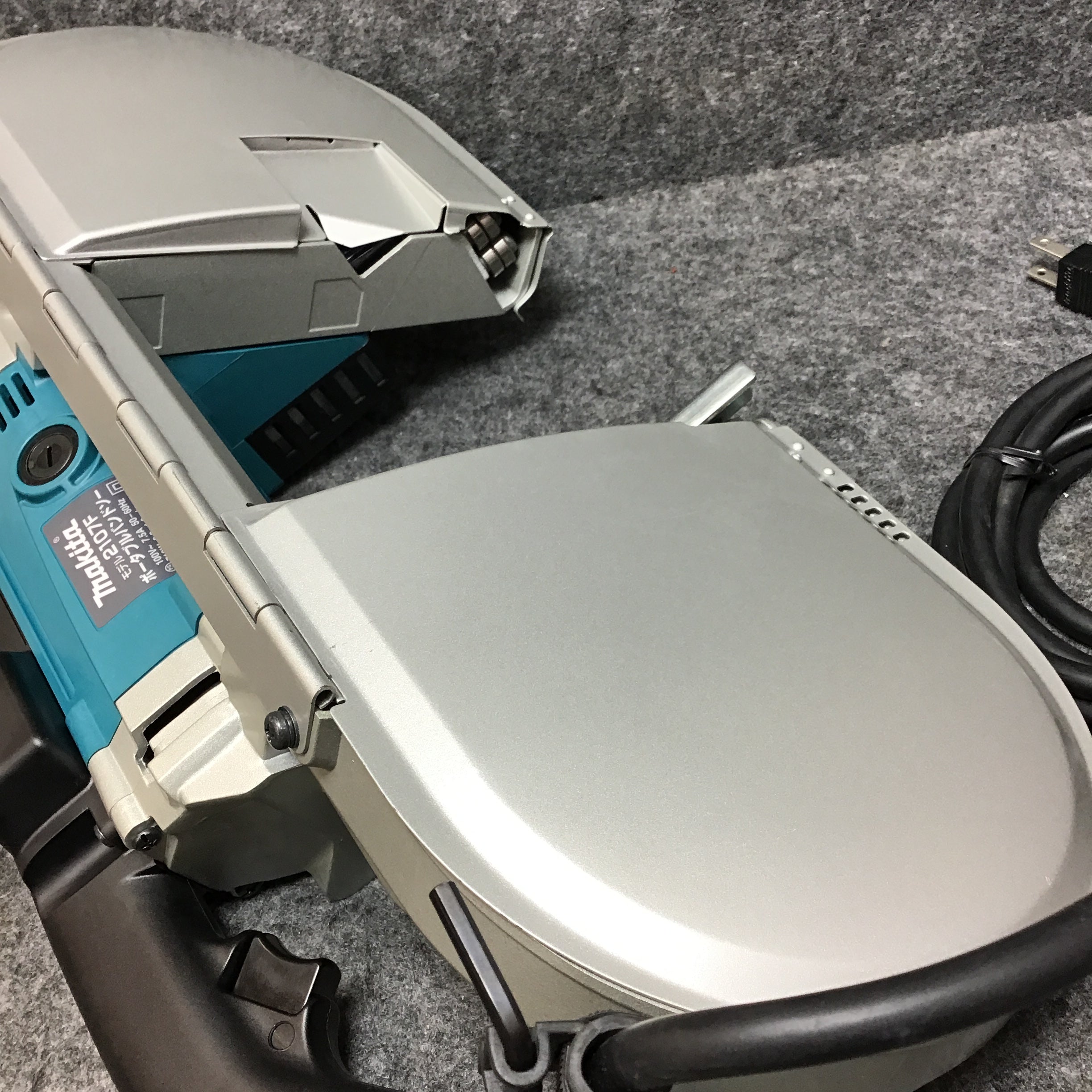 未使用】 マキタ(makita) ポータブルバンドソー 2107F 【桶川店