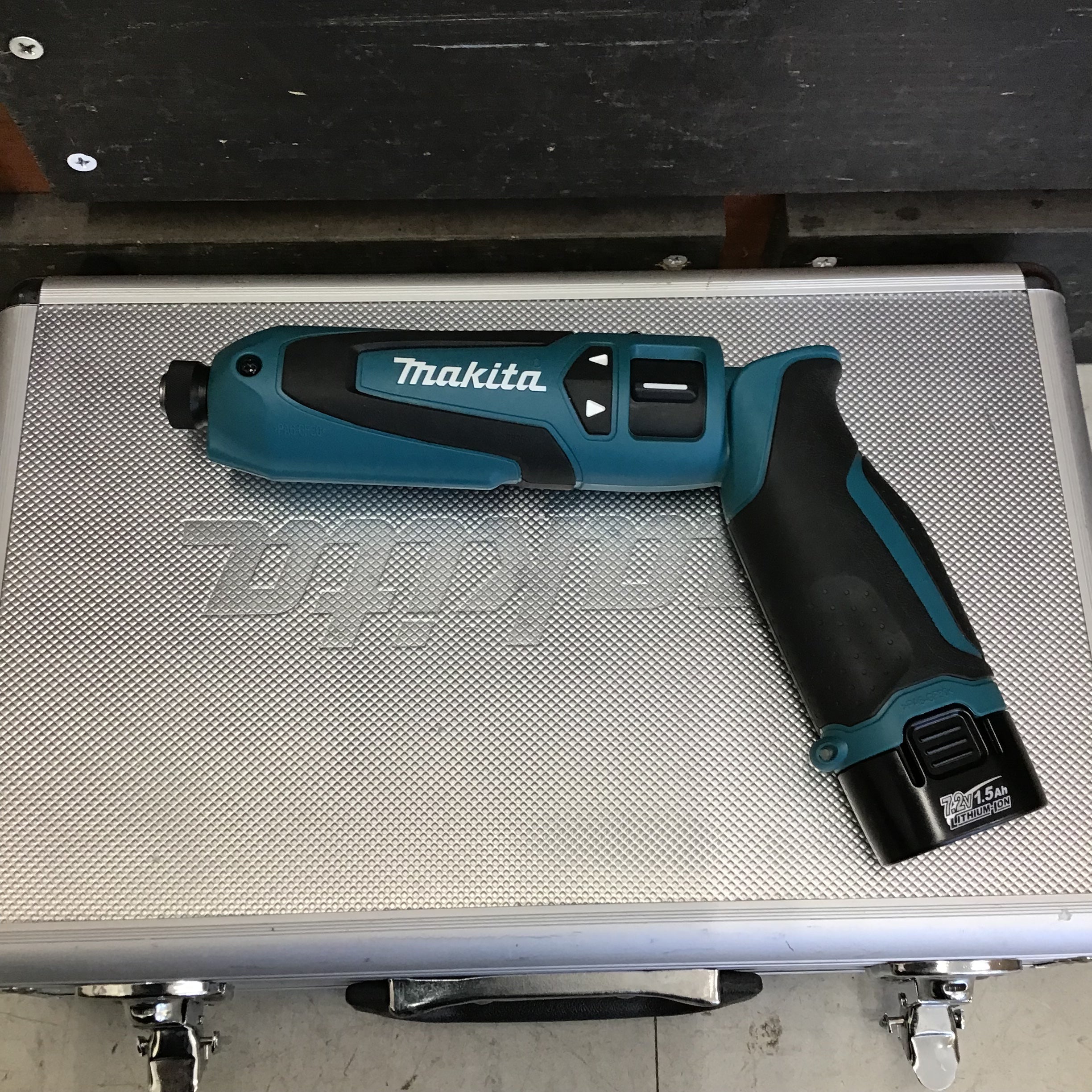 ☆マキタ(makita) コードレスペンインパクトドライバ TD021DSHSP【鴻巣