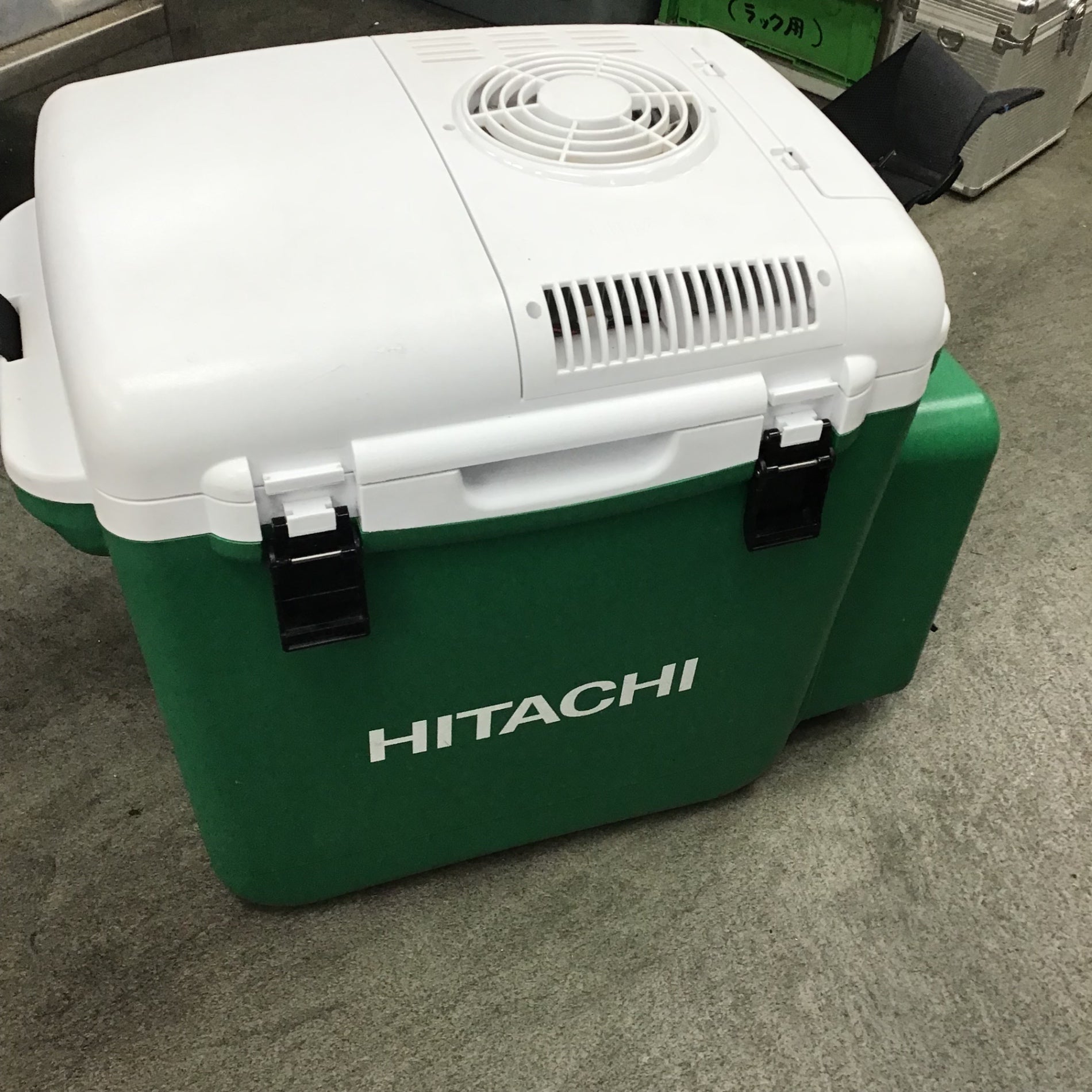 HiKOKI(旧日立工機) コードレス冷温庫 充電式 リチウムイオン電池、AC電源、車載電源対応  ACアダプタ(AC100V・2A)、車載用DCコード、ショルダーベルト付 UL18DSL(NM)【川崎店】