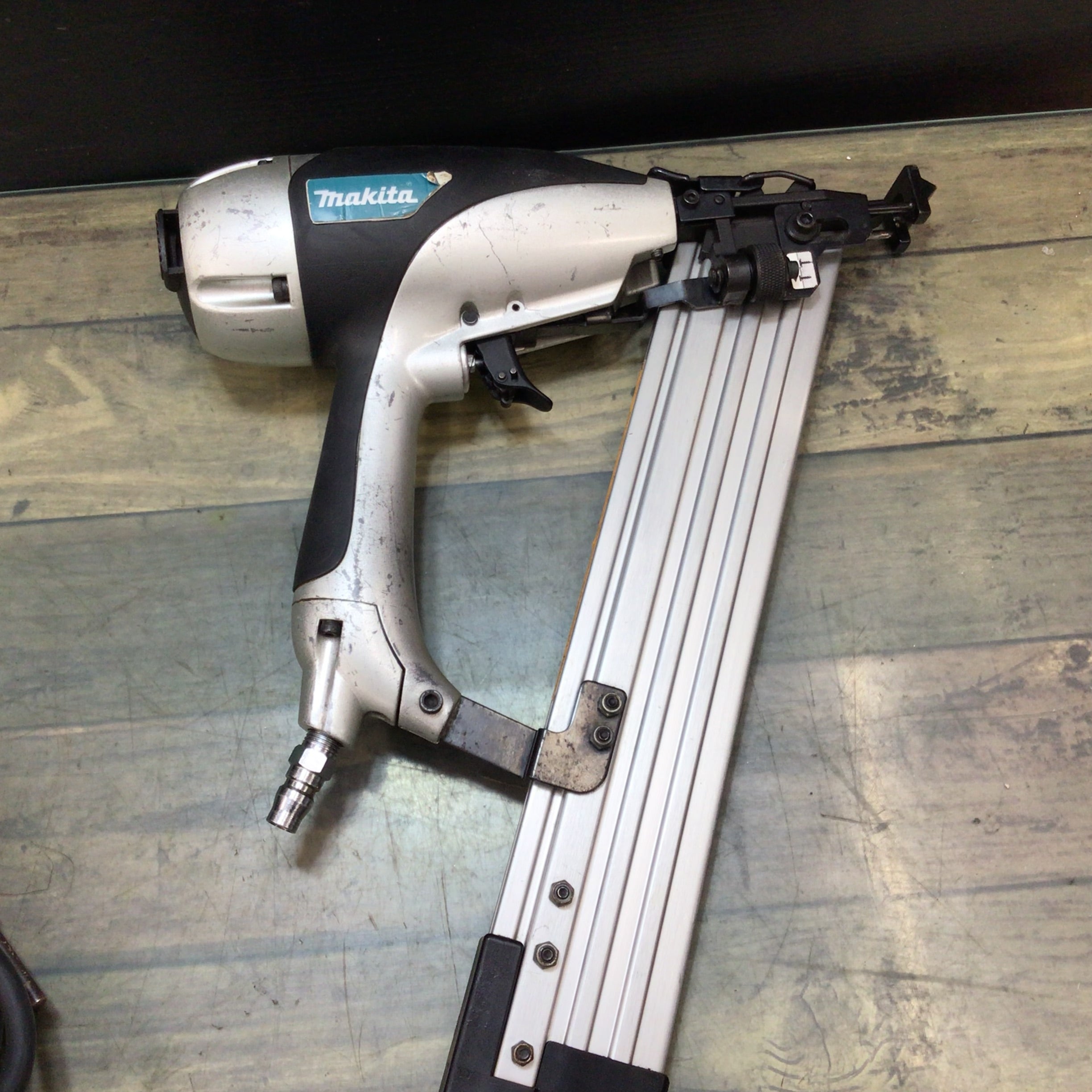 マキタ makita 常圧64mm釘打ち機 AF634【東大和店】 | アクトツール