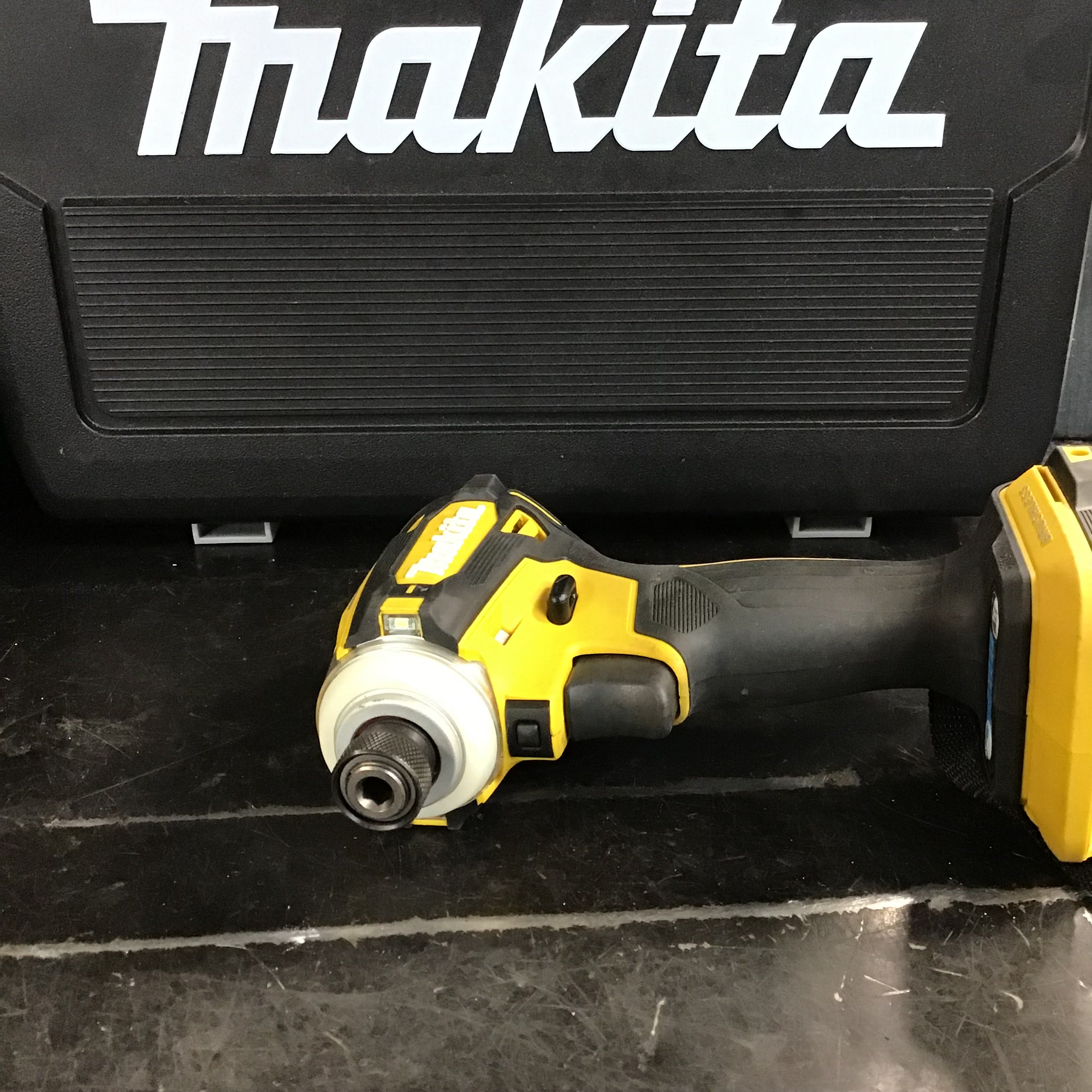 ☆マキタ(makita) コードレスインパクトドライバー TD172DGXFY【草加店