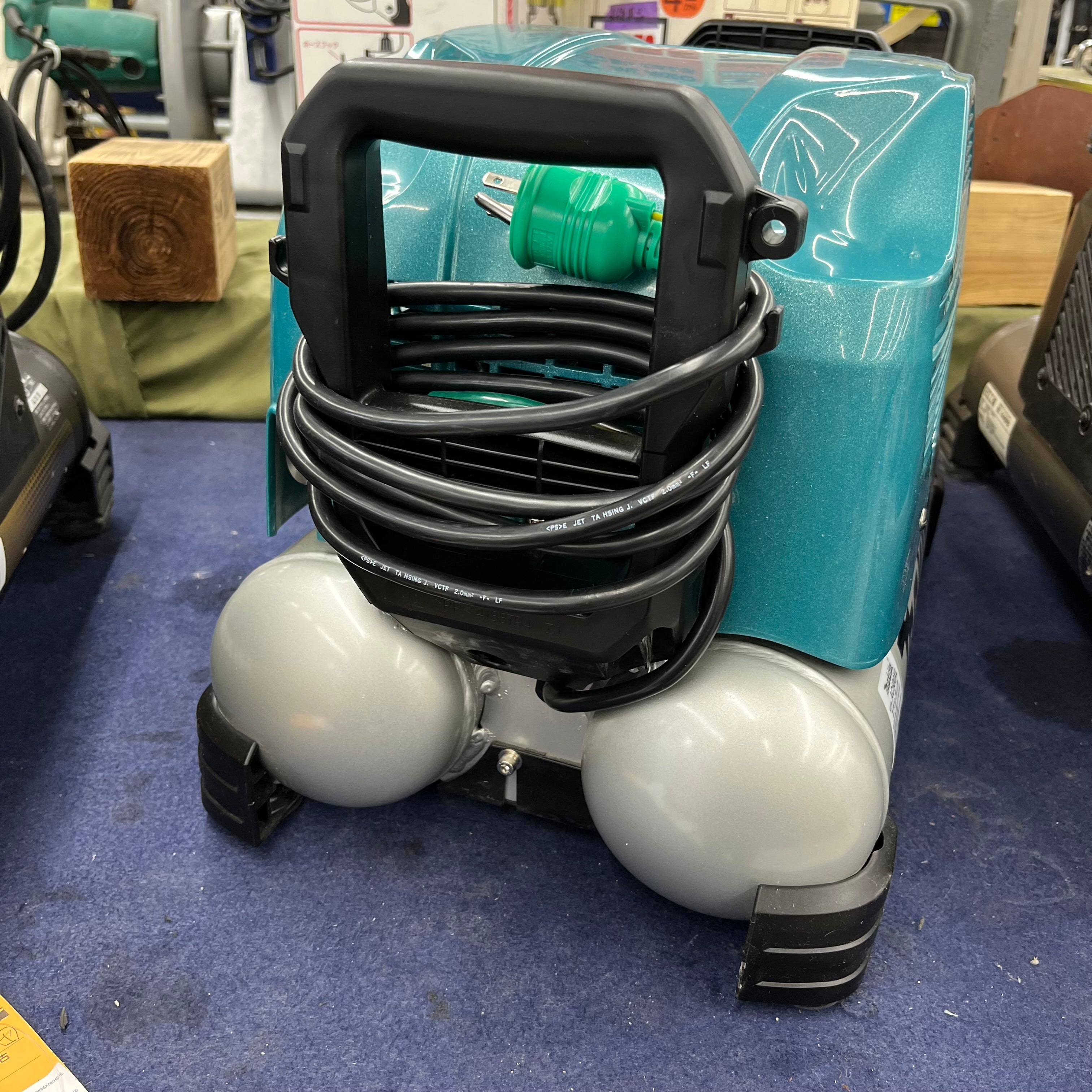 マキタ(makita) 常圧(一般圧)2口 高圧2口 エアコンプレッサー AC500XL