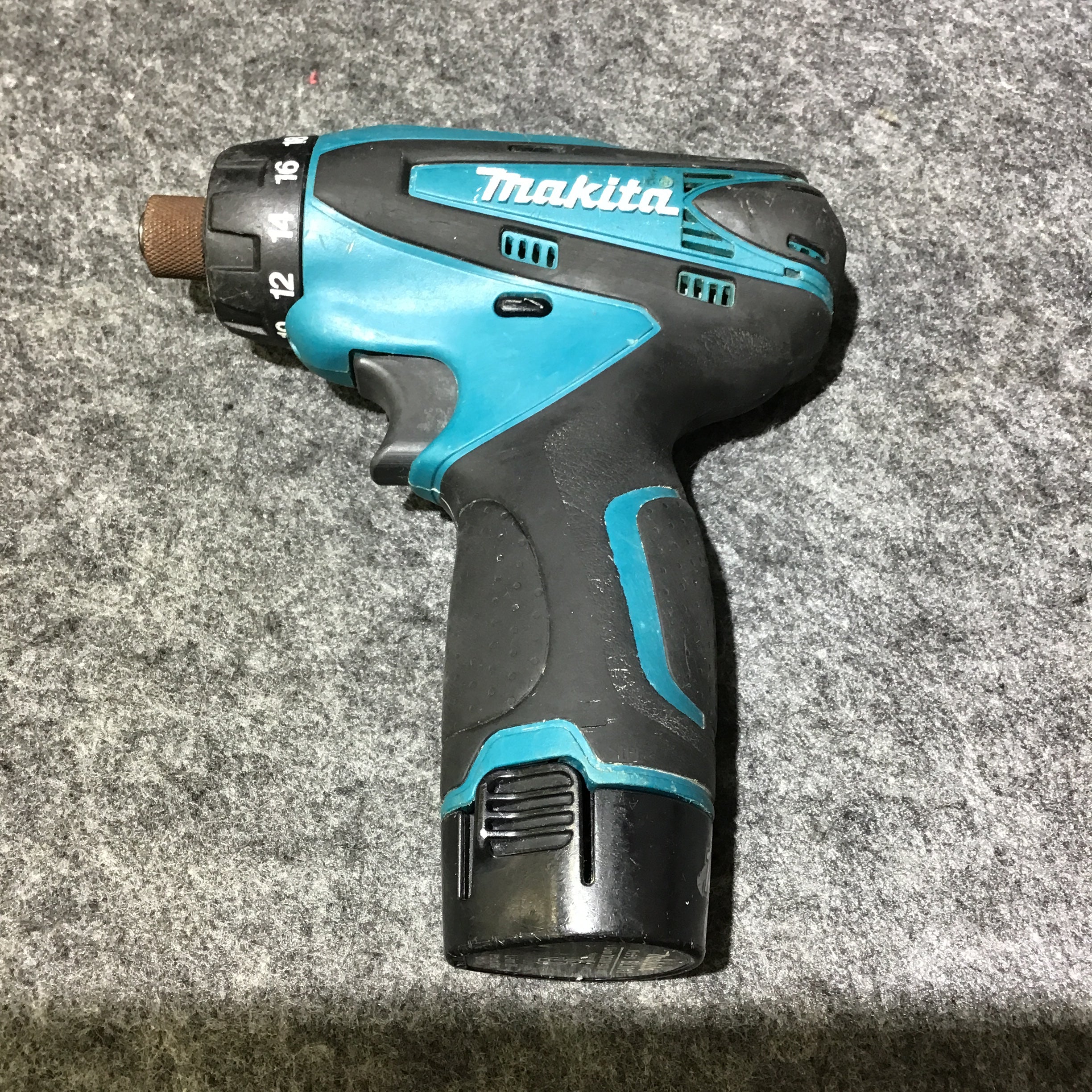 ☆マキタ(makita) コードレスドリルドライバー DF030DZ【桶川店