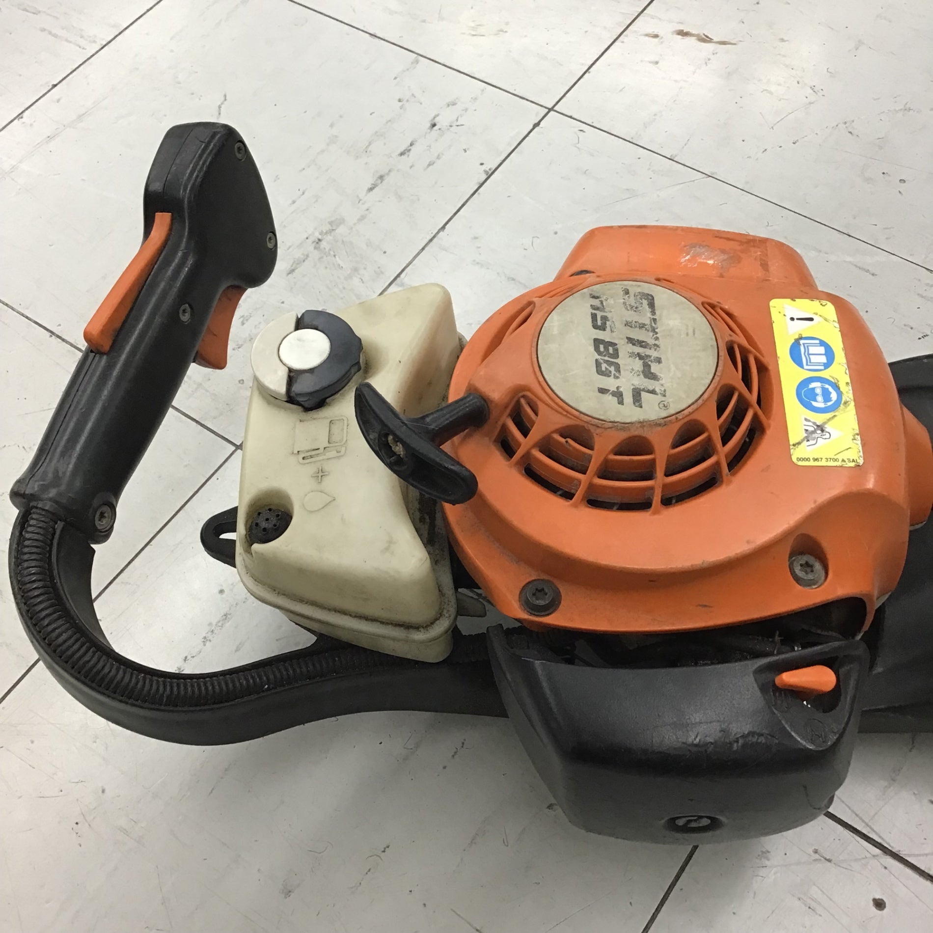 中古品/店頭受取り限定】 スチール/STIHL エンジンヘッジトリマー・HS86T 【鴻巣店】 – アクトツールオンラインショップ