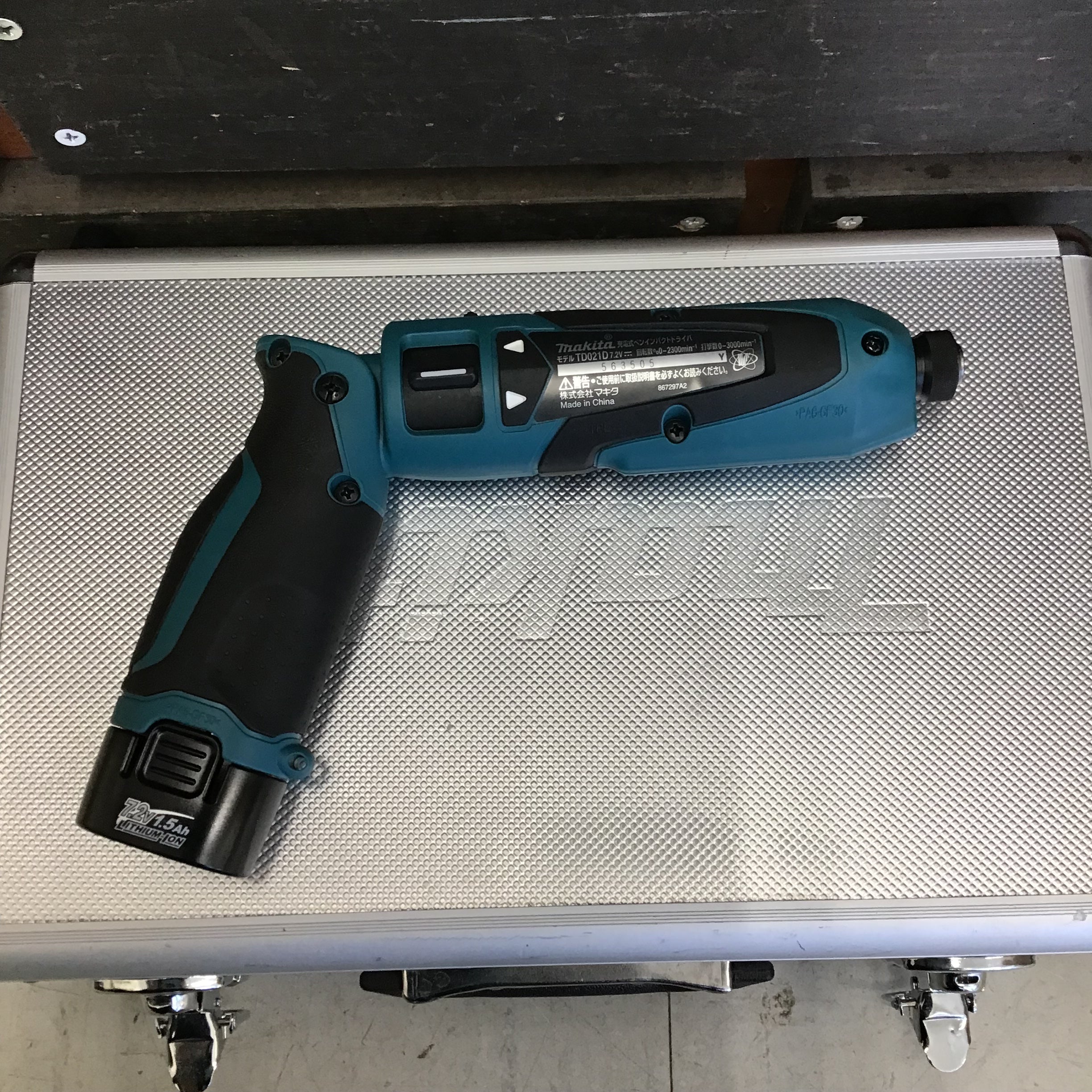 ☆マキタ(makita) コードレスペンインパクトドライバ TD021DSHSP【鴻巣